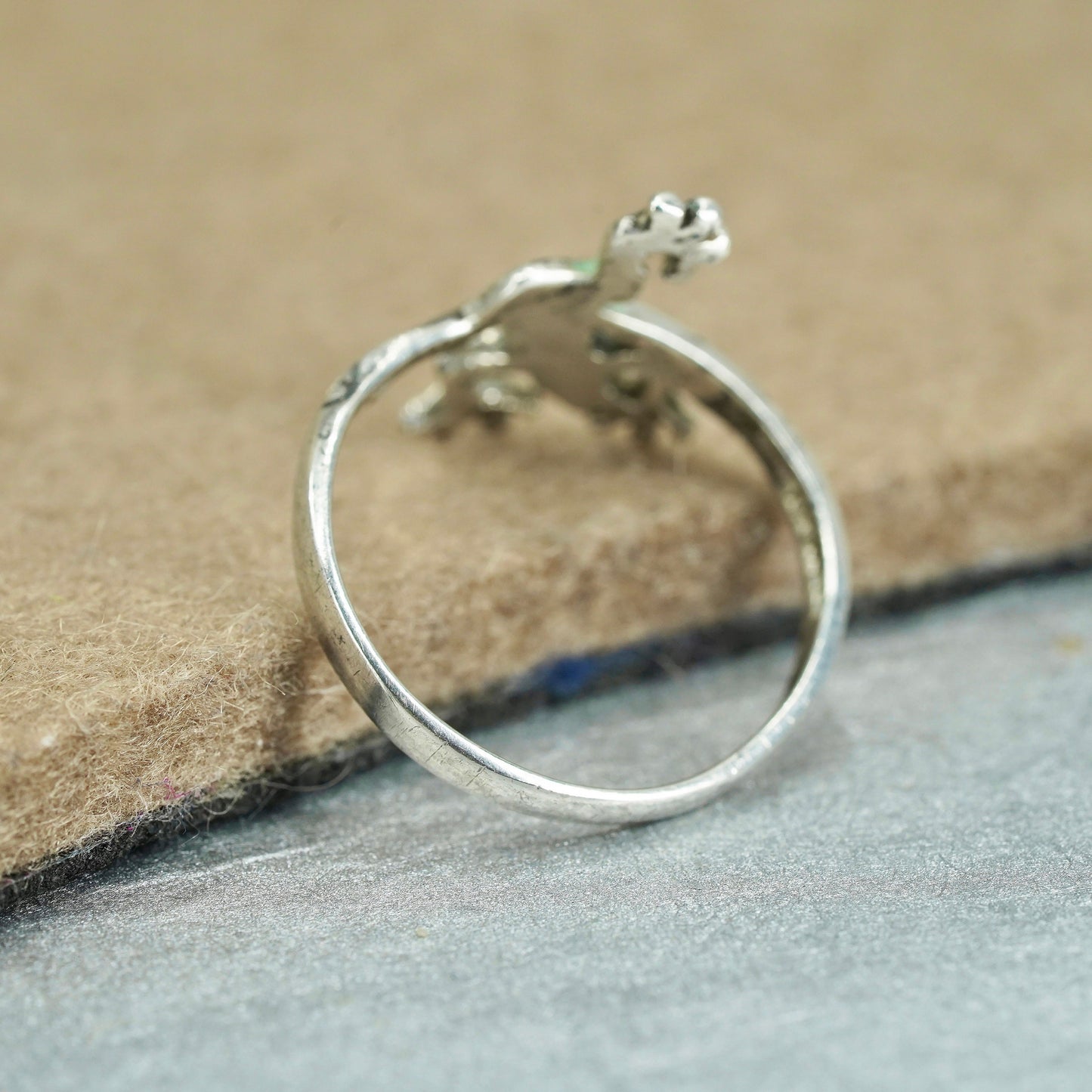 Size 8.5, vintage Mexican Sterling 925 silver handmade frog ring
