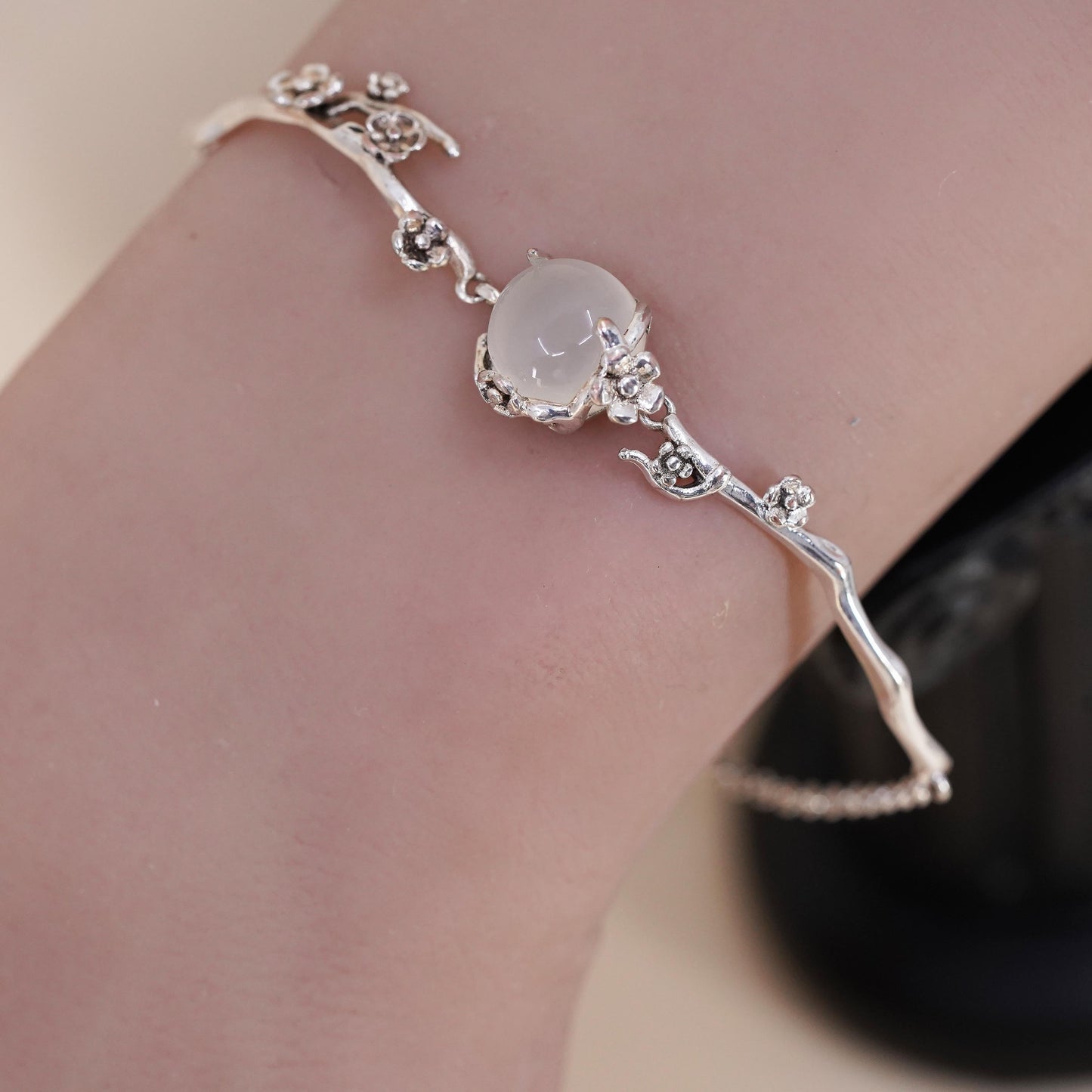 7”, Vintage sterling silver bracelet, 925 chain with flower branch chalcedony