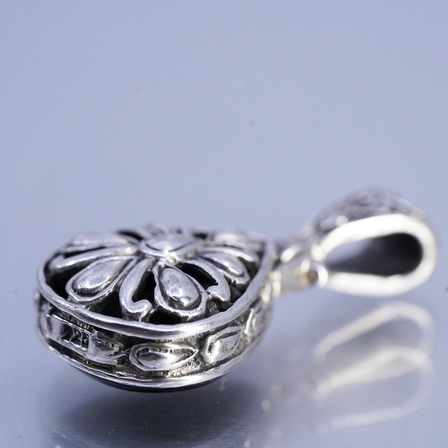 Vintage Bali sterling 925 silver double sided filigree teardrop pendant onyx