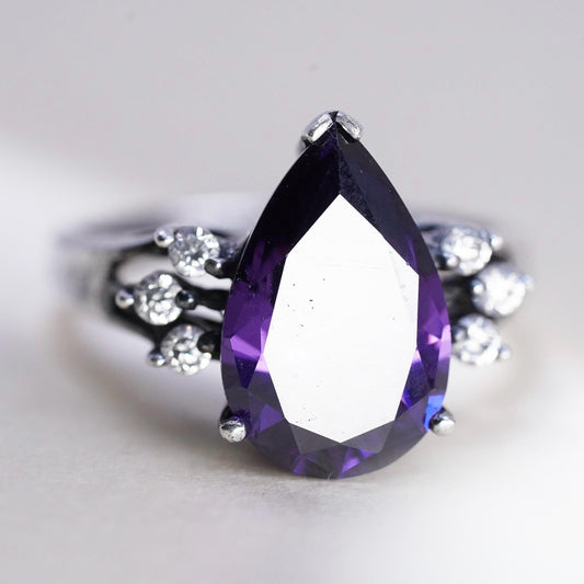 Size 6, Vintage sterling 925 silver ring with teardrop amethyst and cz