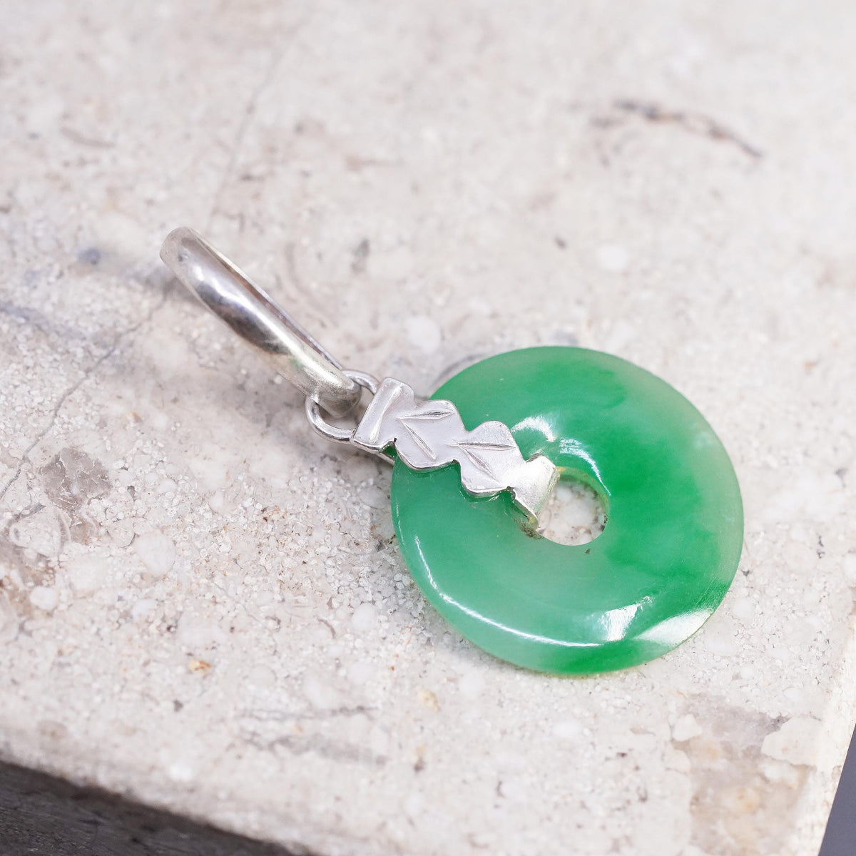 Vintage Sterling silver handmade pendant, 925 circle with jade