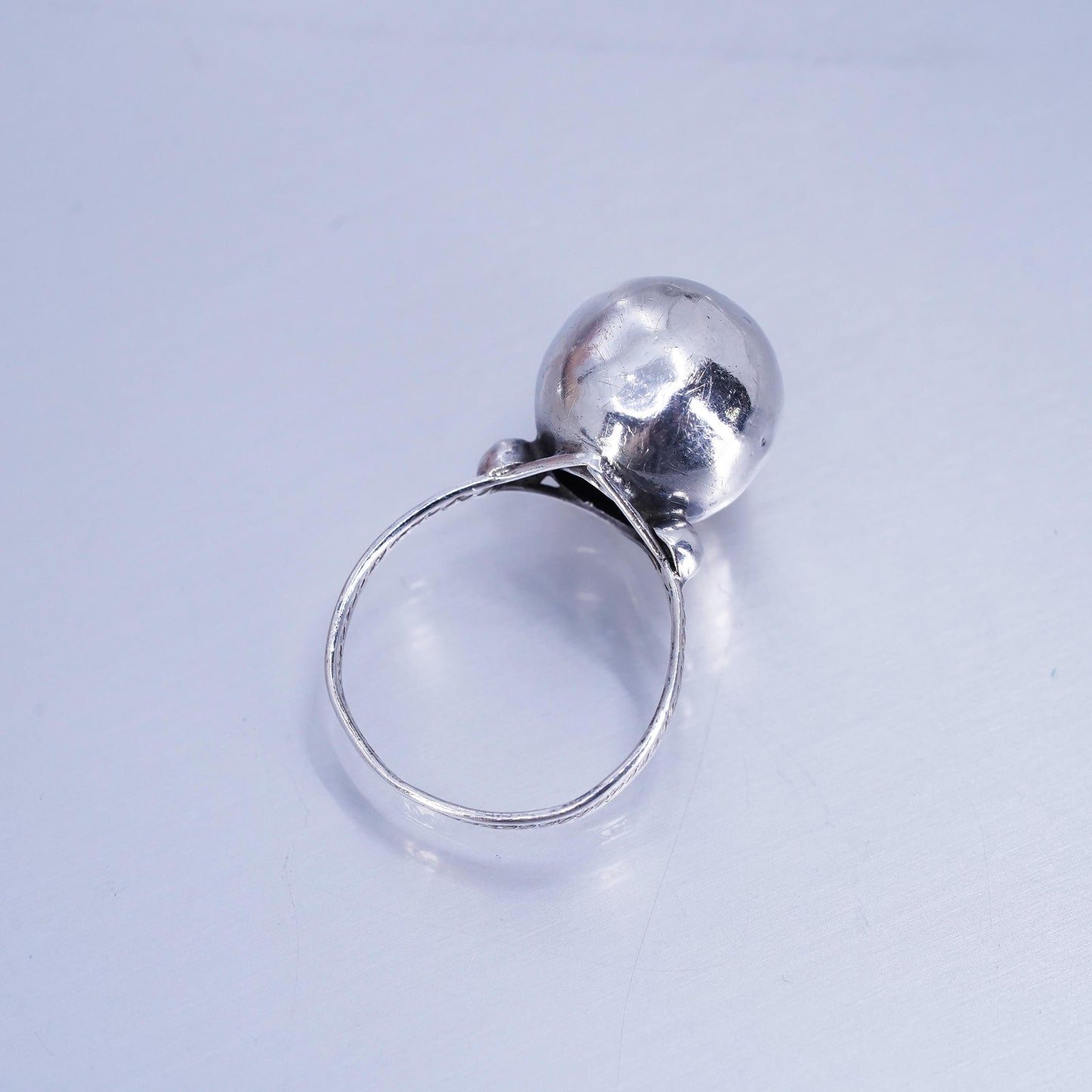 Size 9, vintage southwestern Sterling 925 silver bead ring, stackable band