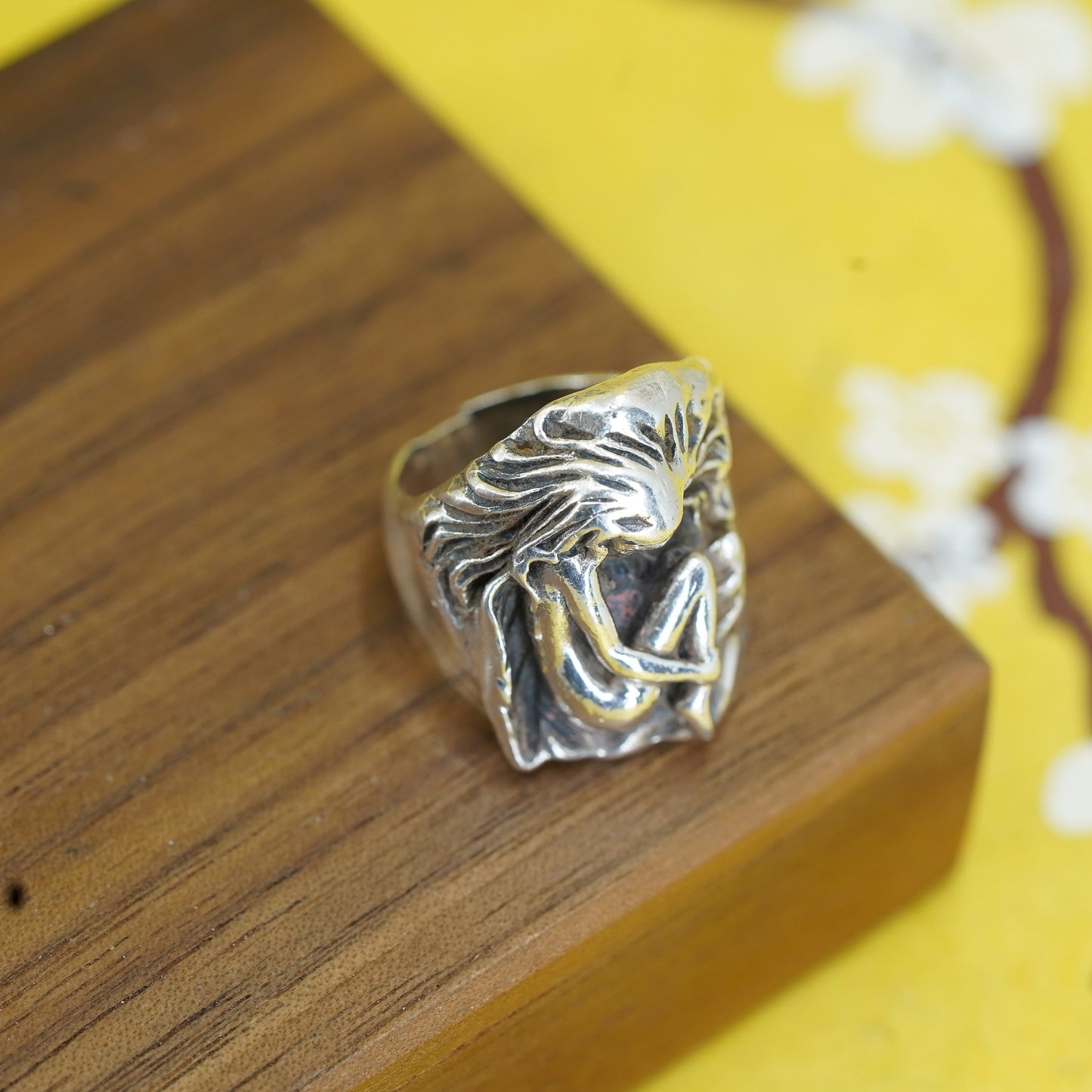 Size 7.5, vintage Sterling silver 925 handmade ring, carved sleeping girl band