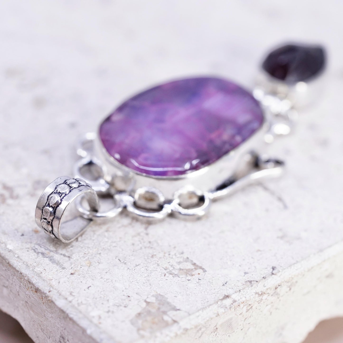 Vintage Sterling 925 silver handmade pendant with purple agate teardrop garnet