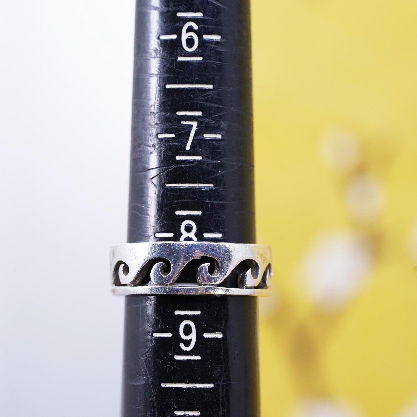 Size 8, vintage southwestern Sterling silver ring, 925 wavy wave cutout band