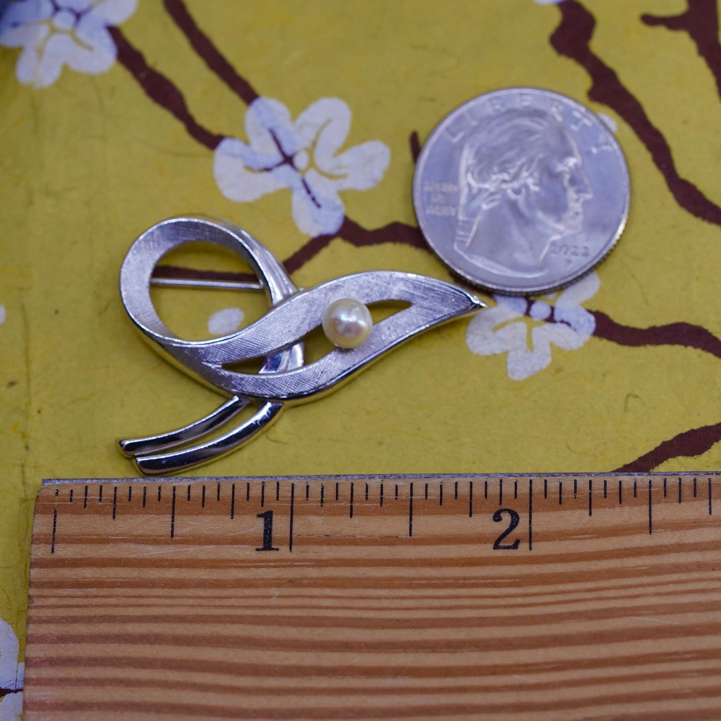 Vintage handmade sterling silver brooch, 925 ribbon brooch with faux pearl
