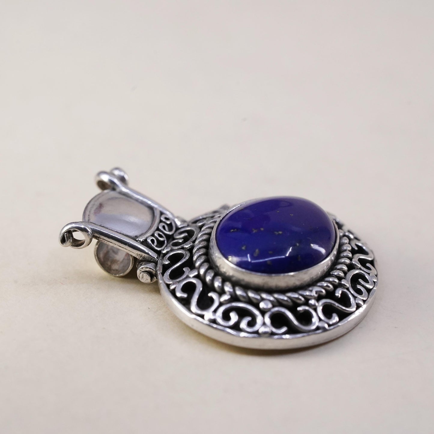 Vintage Sterling silver 925 handmade pendant, with oval lapis lazuli and wired