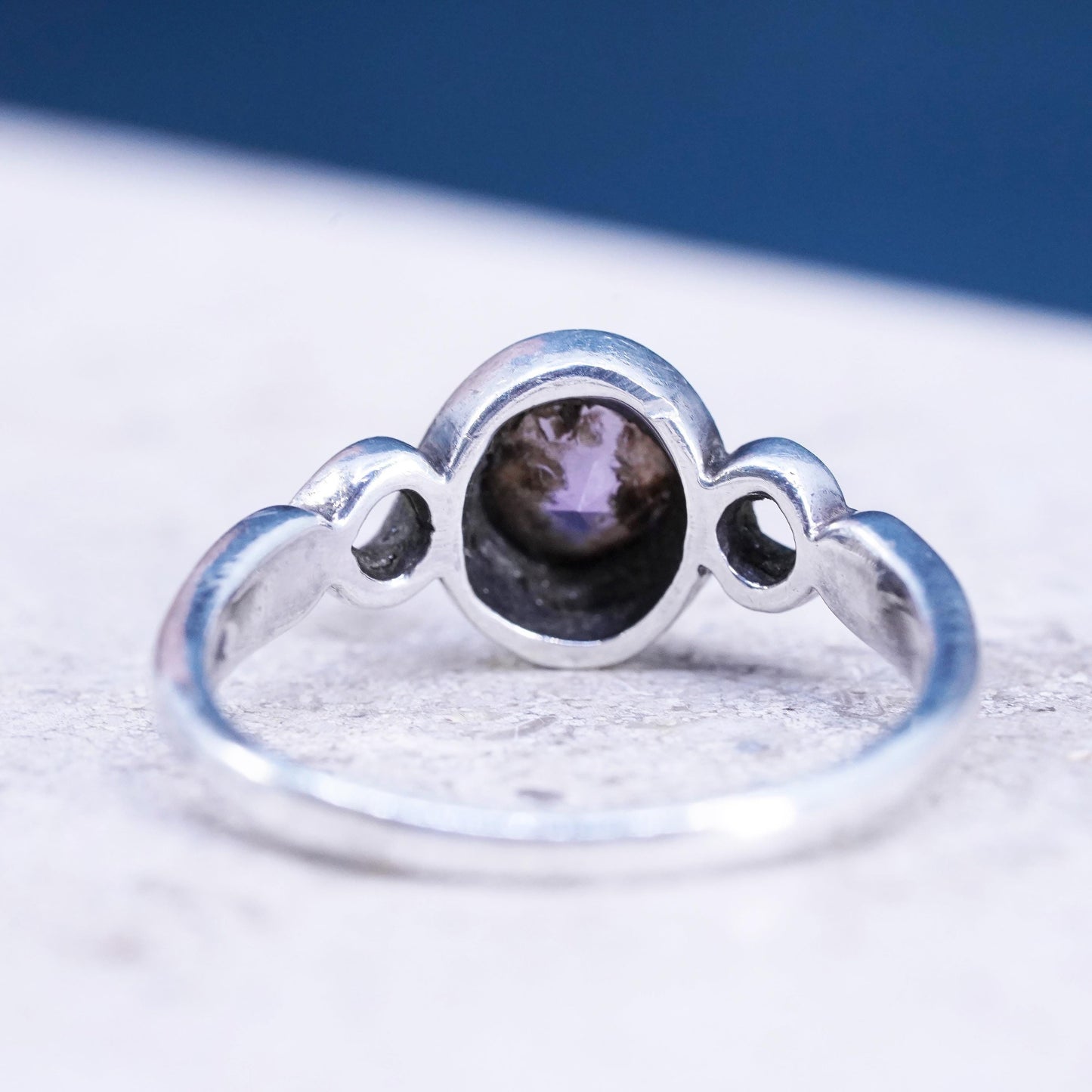 Size 9, vintage Sterling 925 silver handmade ring with amethyst