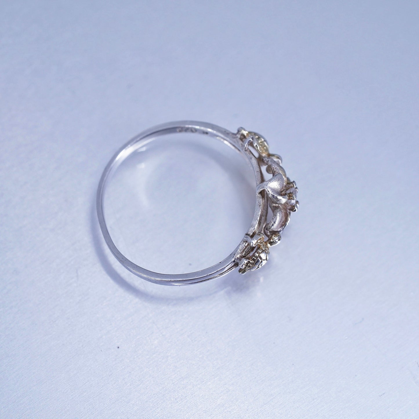 Size 9.5, vintage Sterling 925 silver plumeira flower ring with turtles and cz