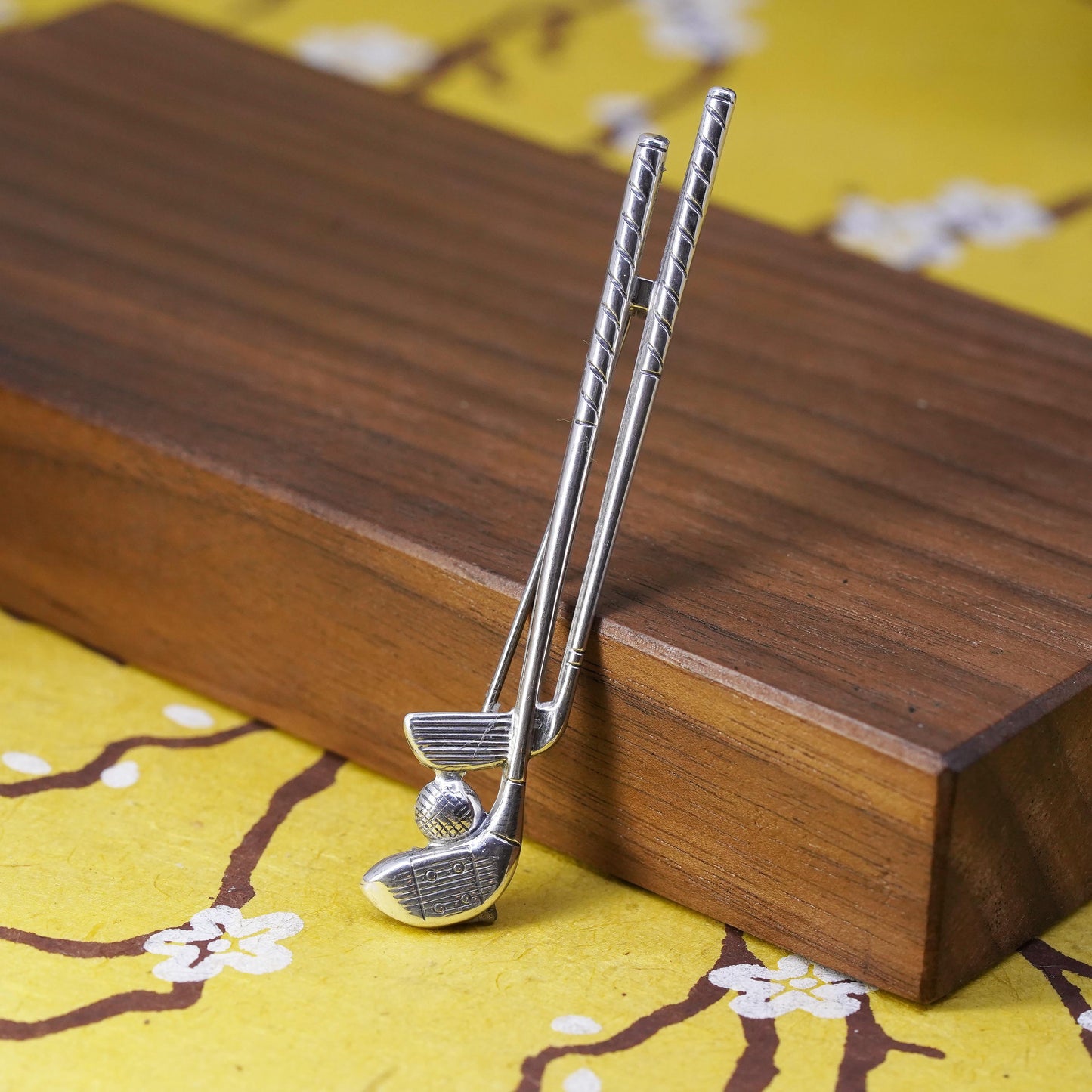 Vintage Mexico sterling silver golf clubs with ball pendant brooch