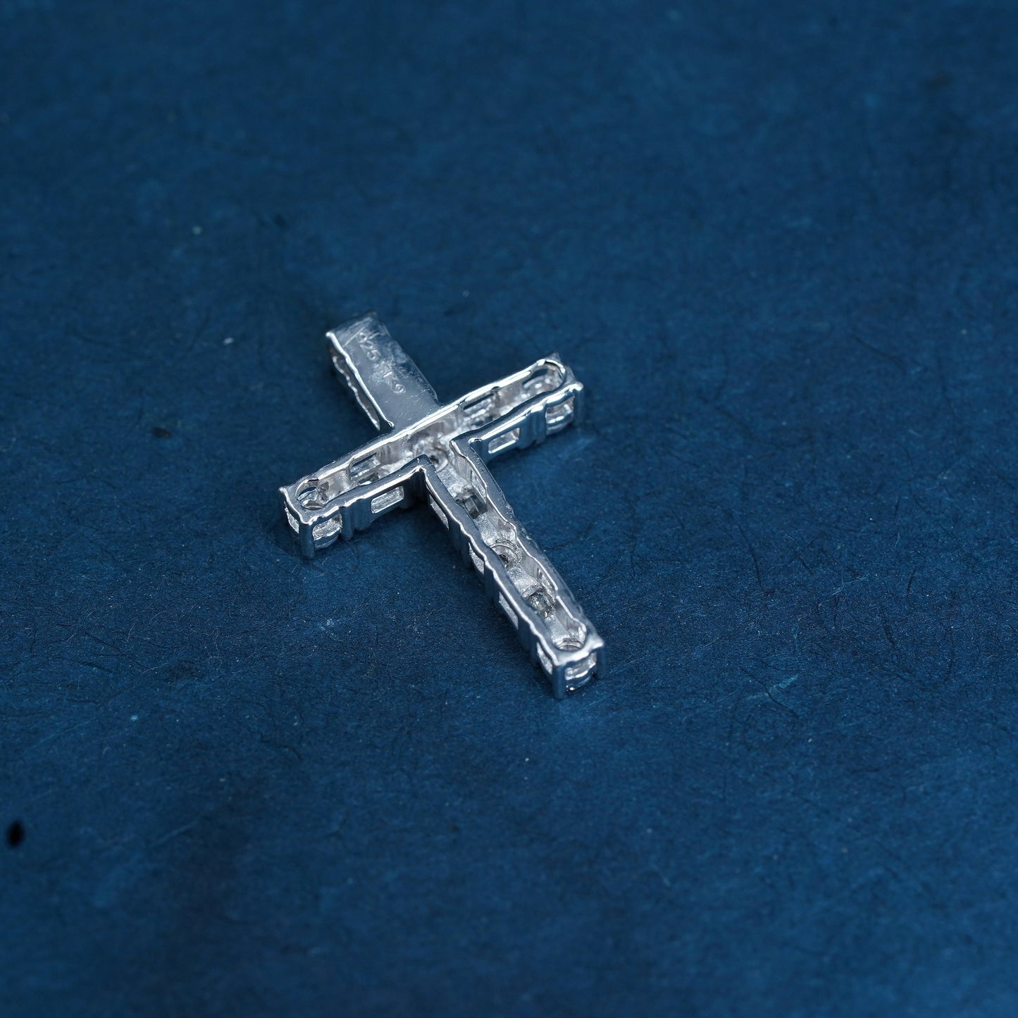 Vintage elegant Sterling silver 925 cross pendant with cluster genuine diamonds