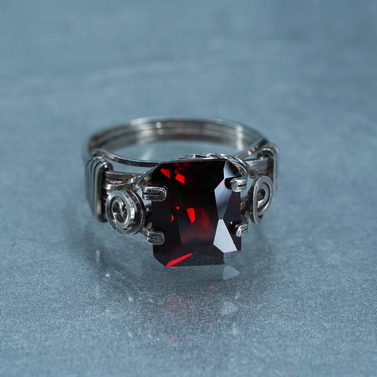 Size 7.75, vintage Sterling 925 silver handmade wired ring with garnet
