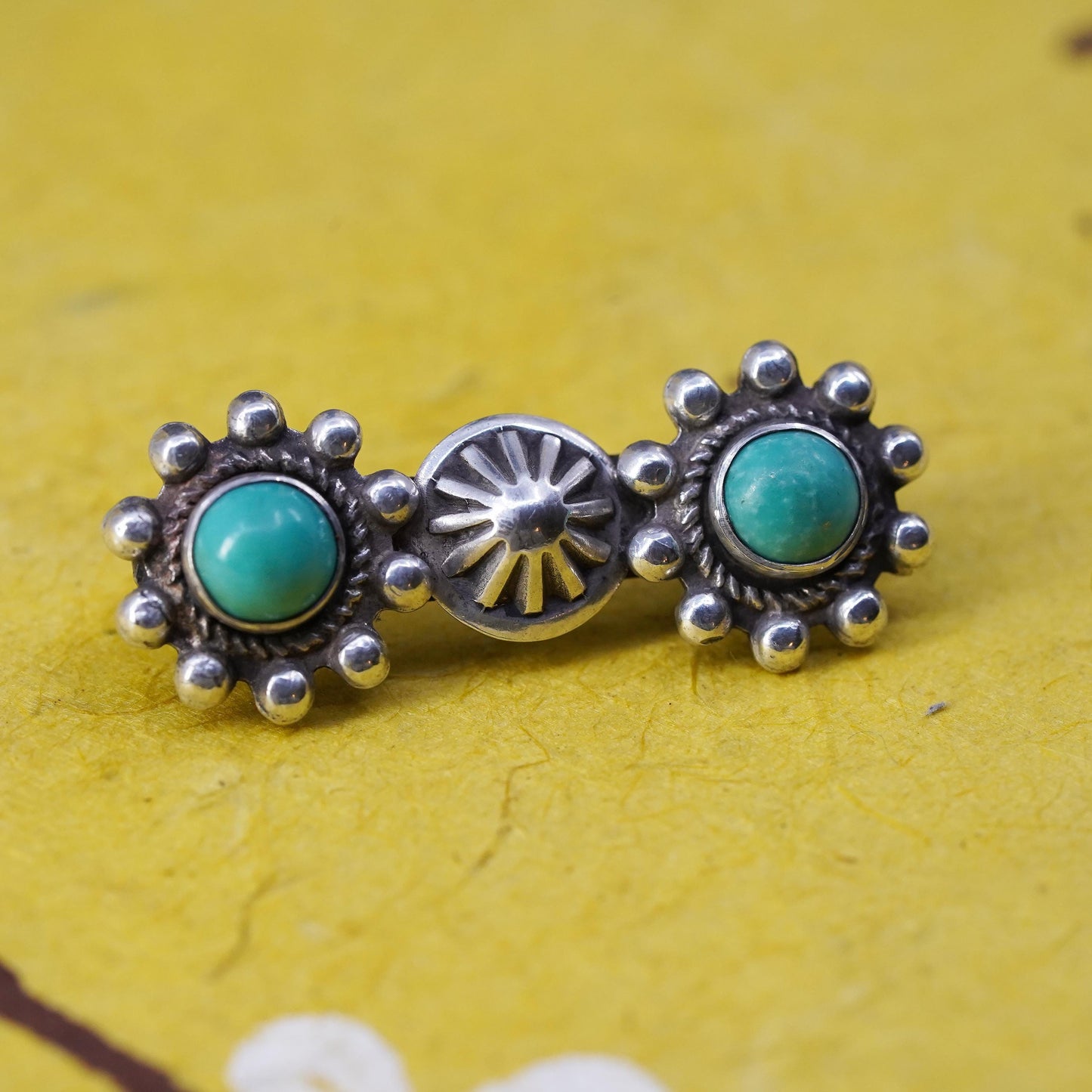 Vintage Native American southwestern sterling 925 silver brooch with turquoise