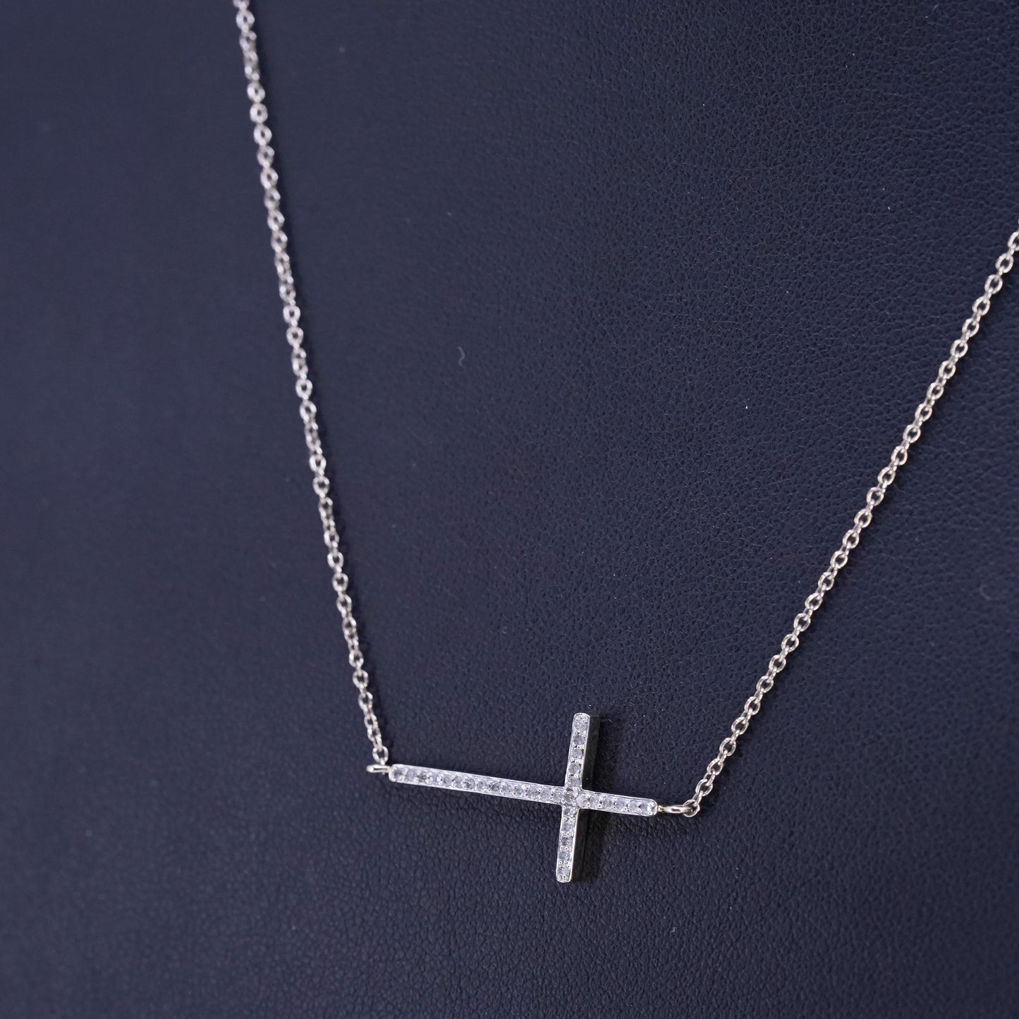 18", Vintage 6K yellow Gold Necklace Circle Chain cluster Diamond Cross Pendant