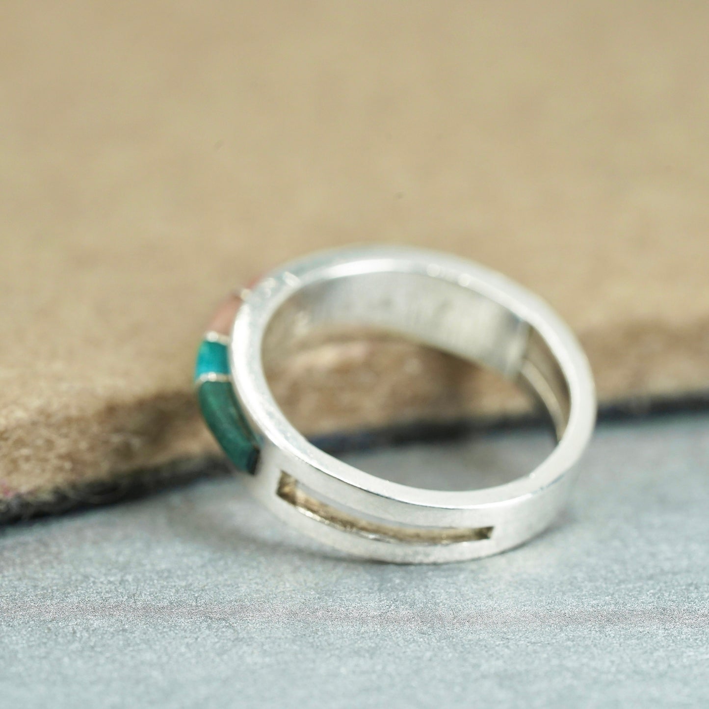Size 7, Native American navajo Sterling 925 silver band ring turquoise coral