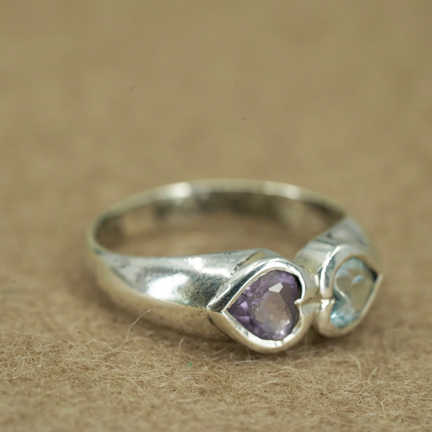 Size 7, vintage southwestern Sterling 925 silver ring, heart amethyst topaz