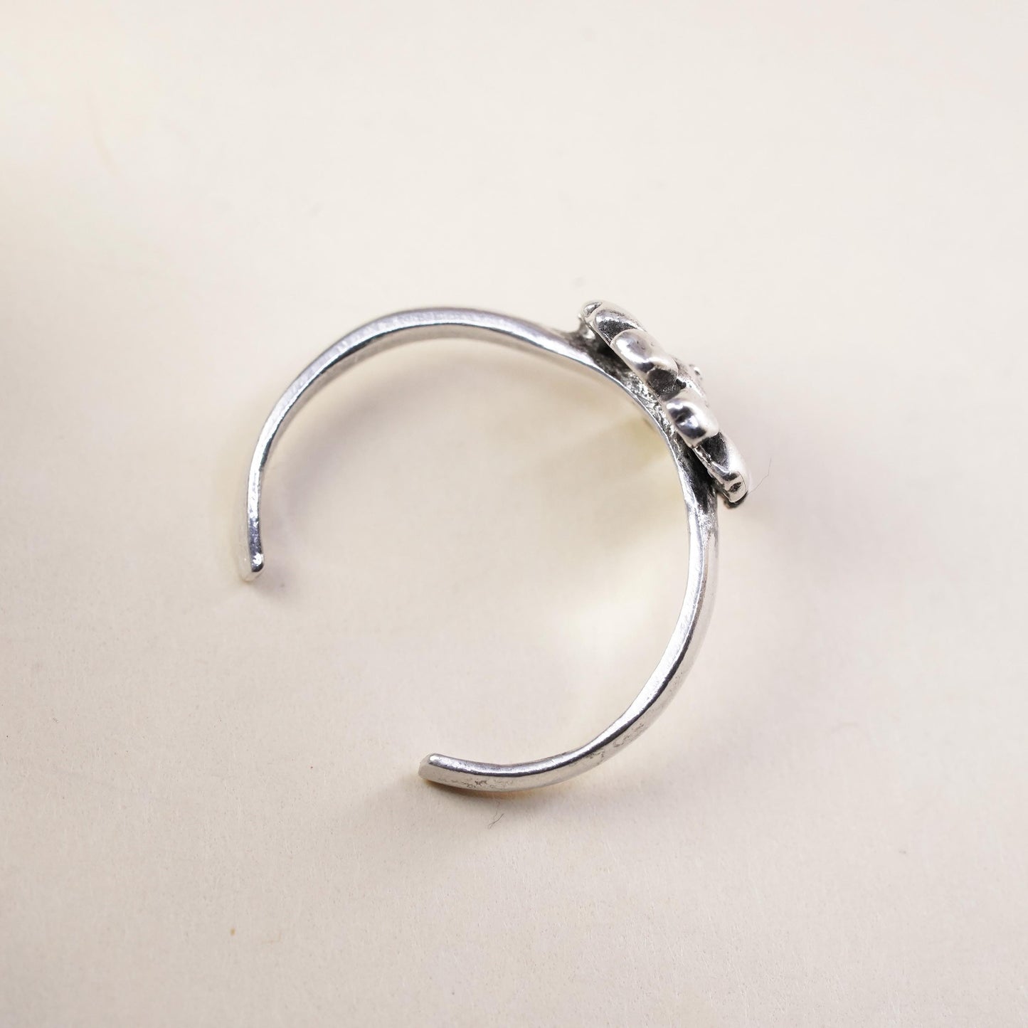 Size 4, vintage Sterling silver handmade ring, 925 filigree band with flower
