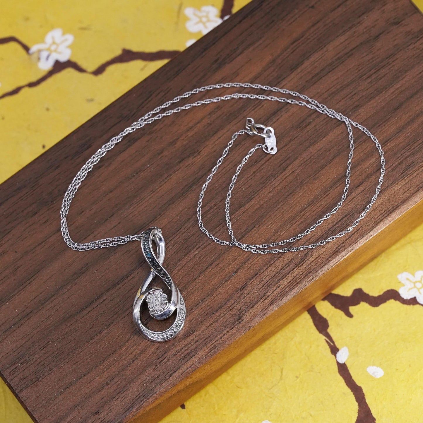 18” Sterling silver necklace, 925 Singapore rope chain teardrop pendant diamond