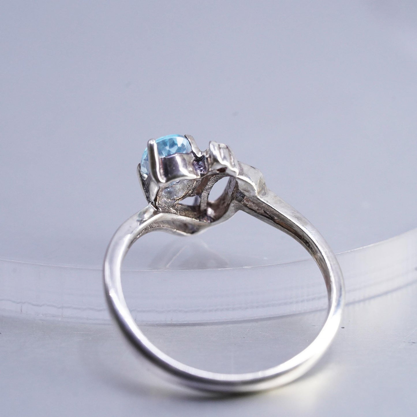 size 6, Vintage Sterling Silver 925 oval cut topaz ring with Diamond detail