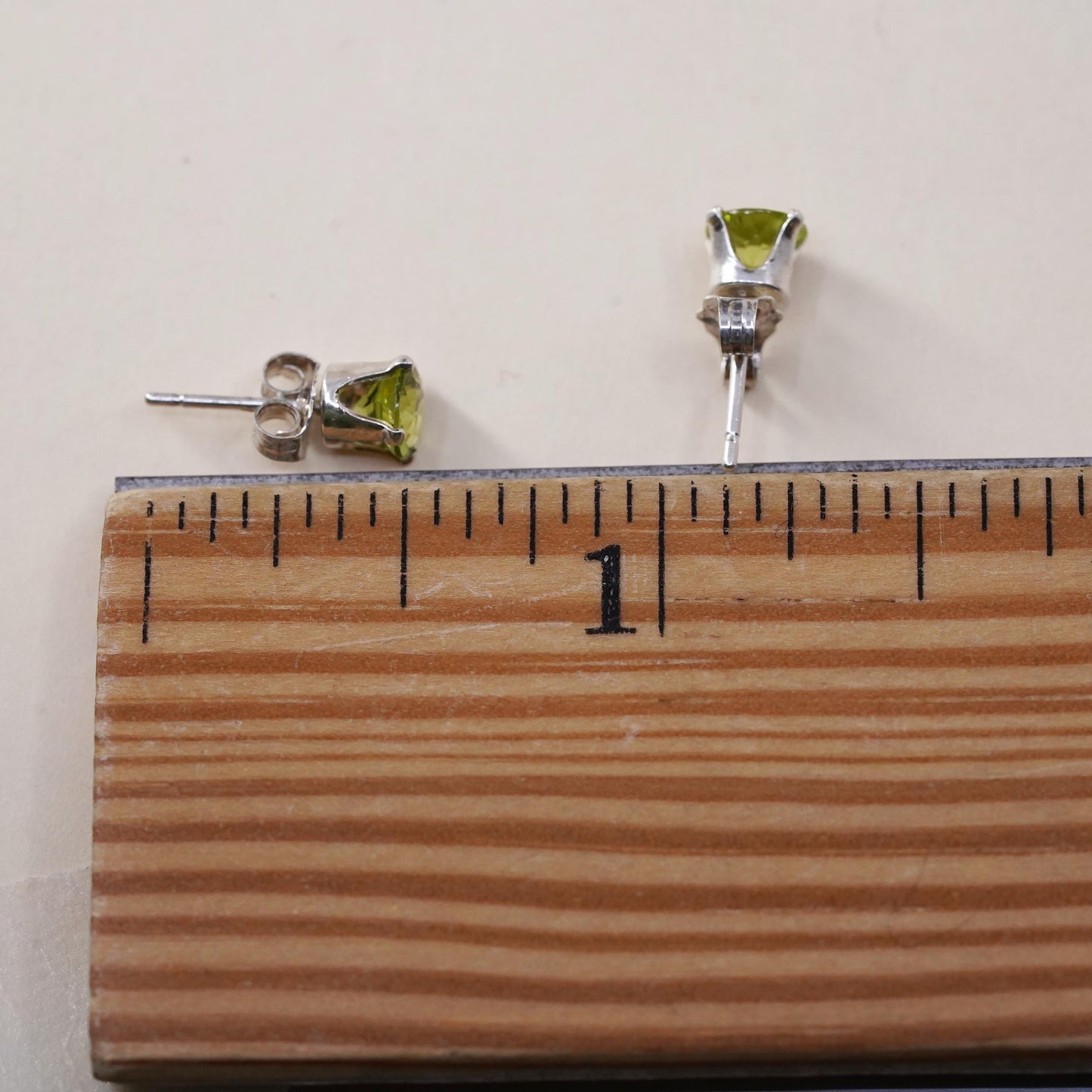 3mm, Vintage sterling 925 silver earrings with peridot, minimalist studs