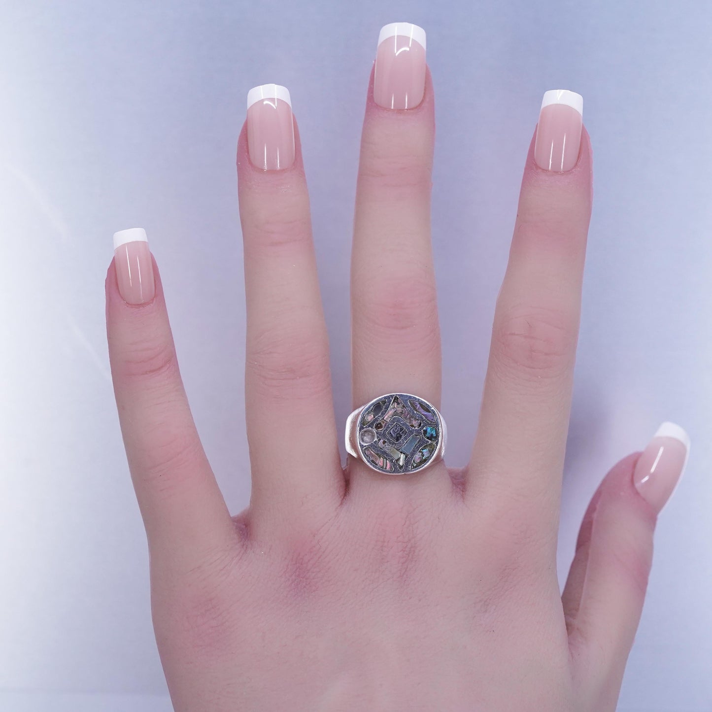 Size 7.5, Vintage southwestern 925 silver handmade ring with abalone