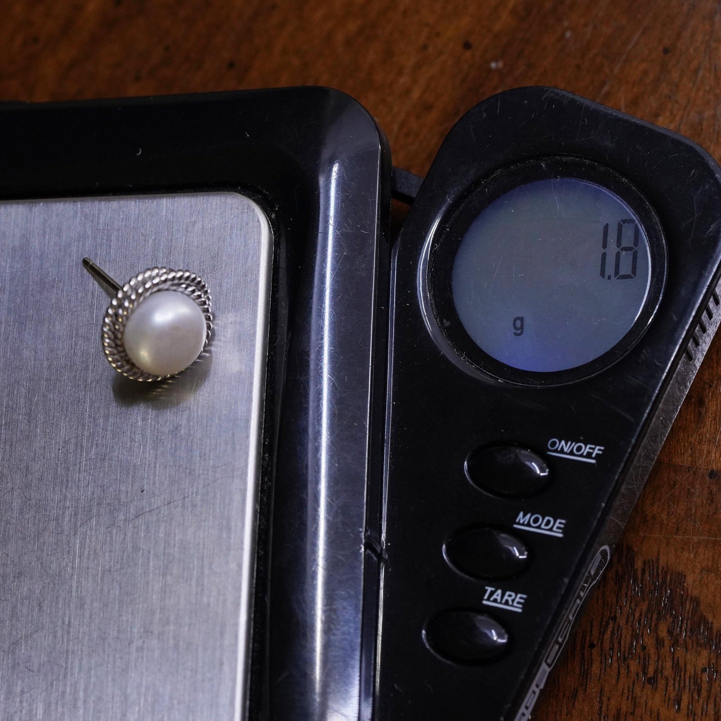 Vintage single earring. Sterling 925 silver pearl stud with cable around