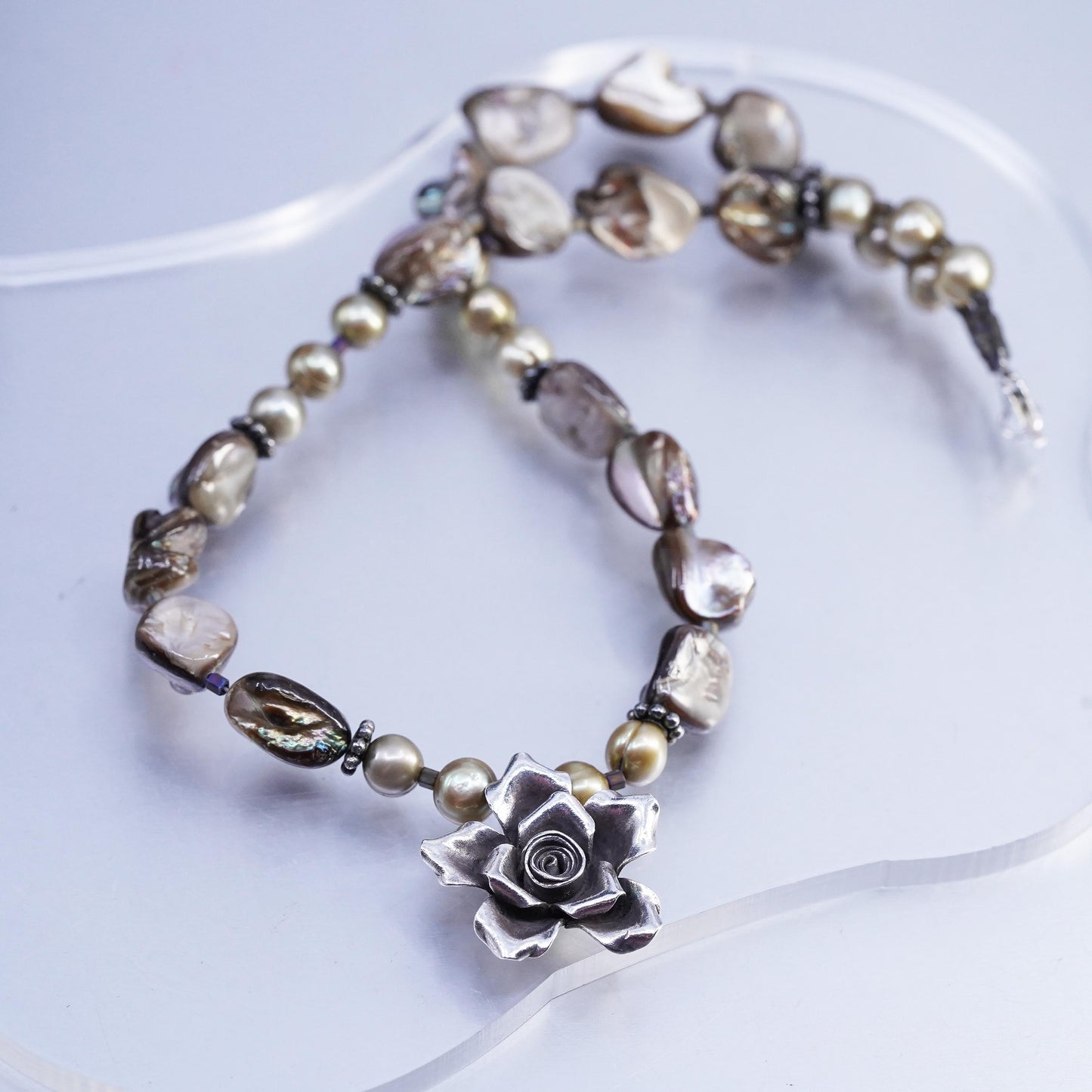 16", 925 Sterling 925 Silver Necklace pearl and abalone beads flower pendant