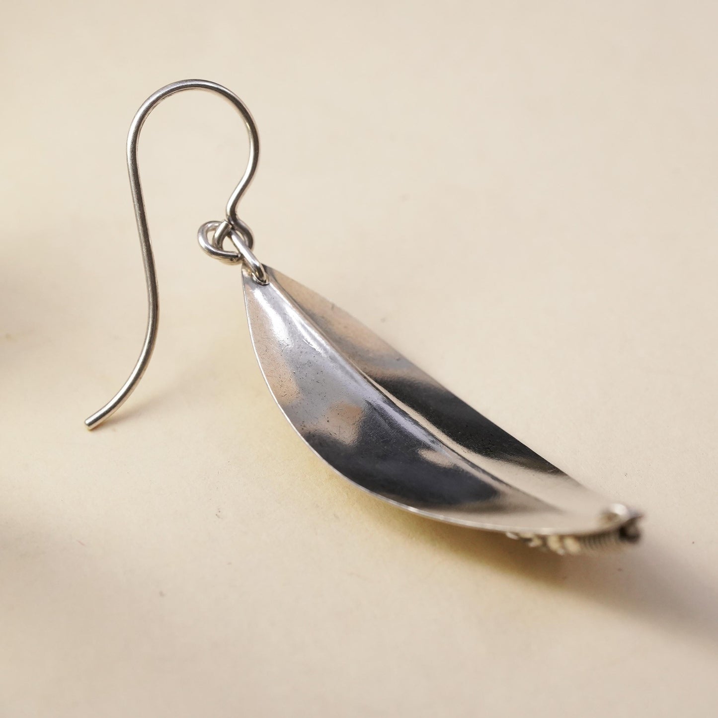Vintage southwestern Sterling silver handmade pendant, 925 leaf single earring