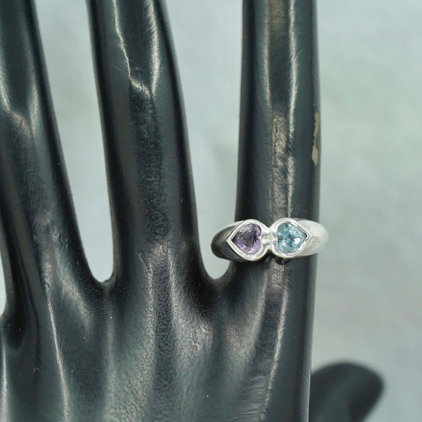 Size 7, vintage southwestern Sterling 925 silver ring, heart amethyst topaz
