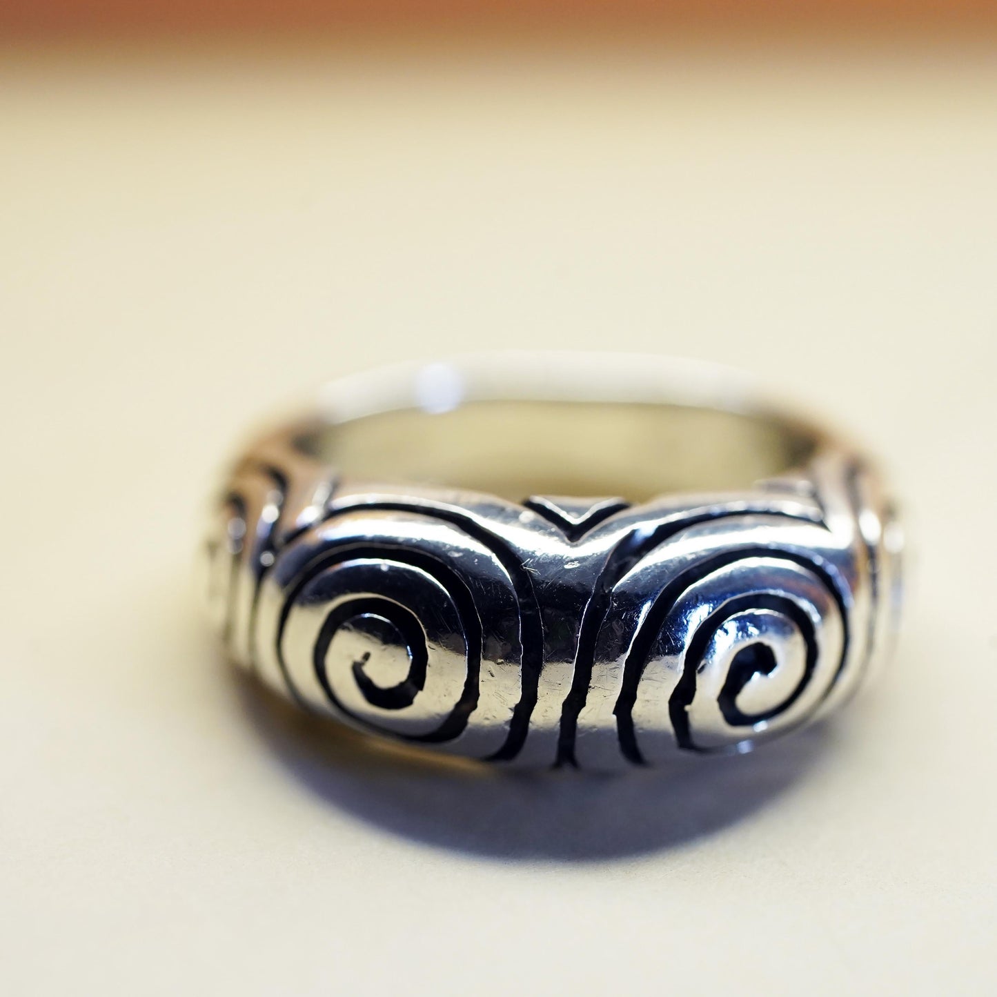 Size 7.75, VTG sterling silver handmade spiral relief ring, 925 stackable band