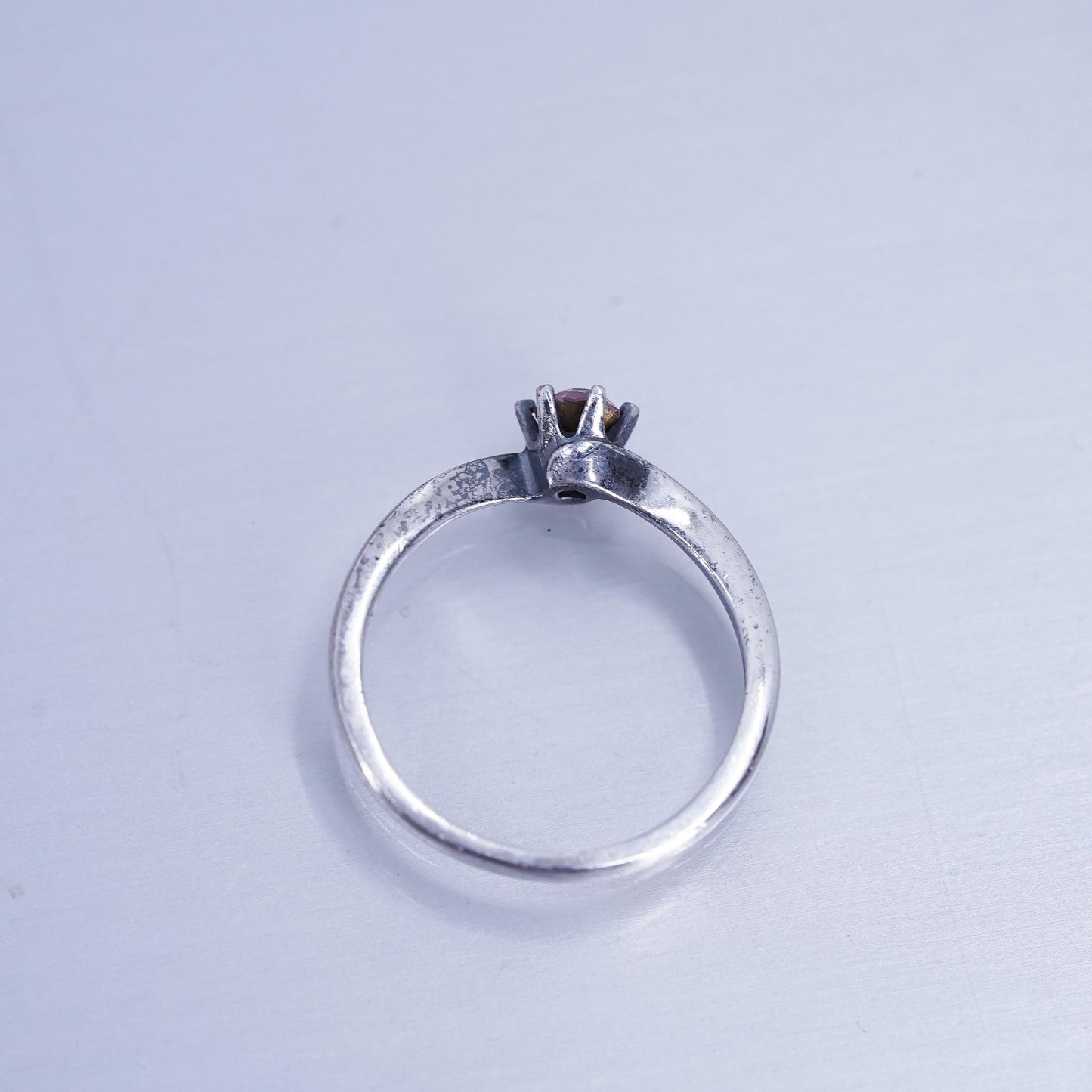 Size 4, vintage Sterling 925 silver handmade band ring with pink crystal