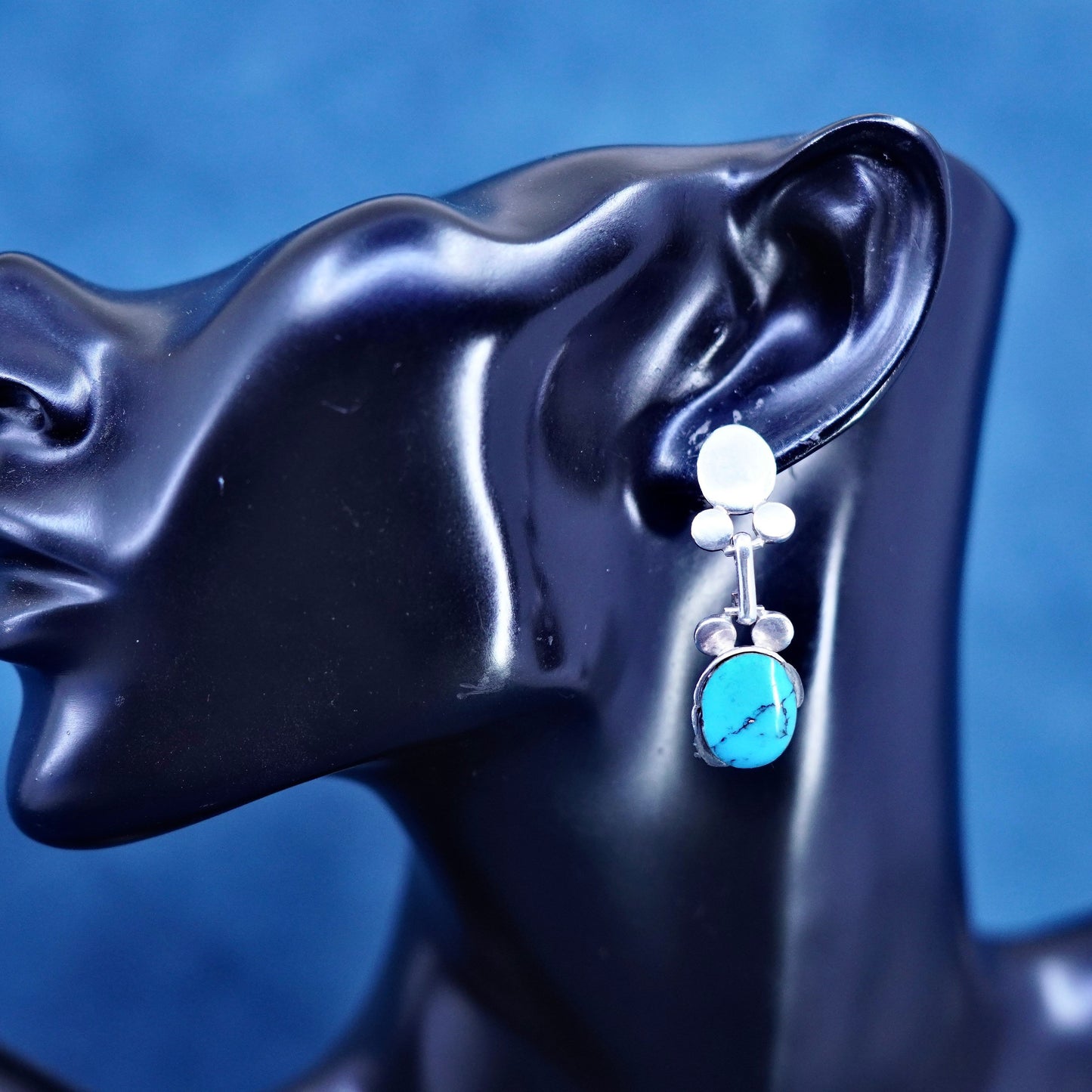 Vintage Mexican Sterling 925 silver handmade earrings with oval turquoise