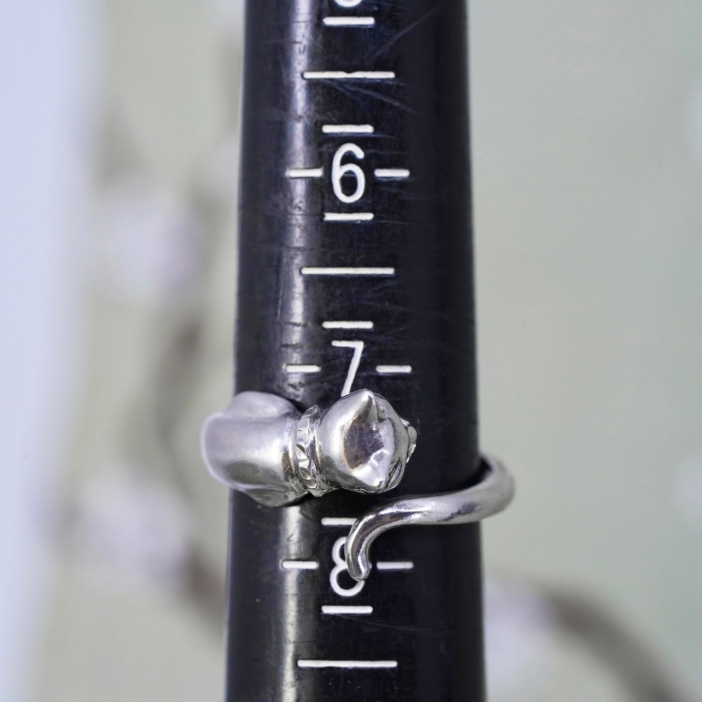 Size 7.5, vintage sterling silver handmade ring. 925 silver cat band