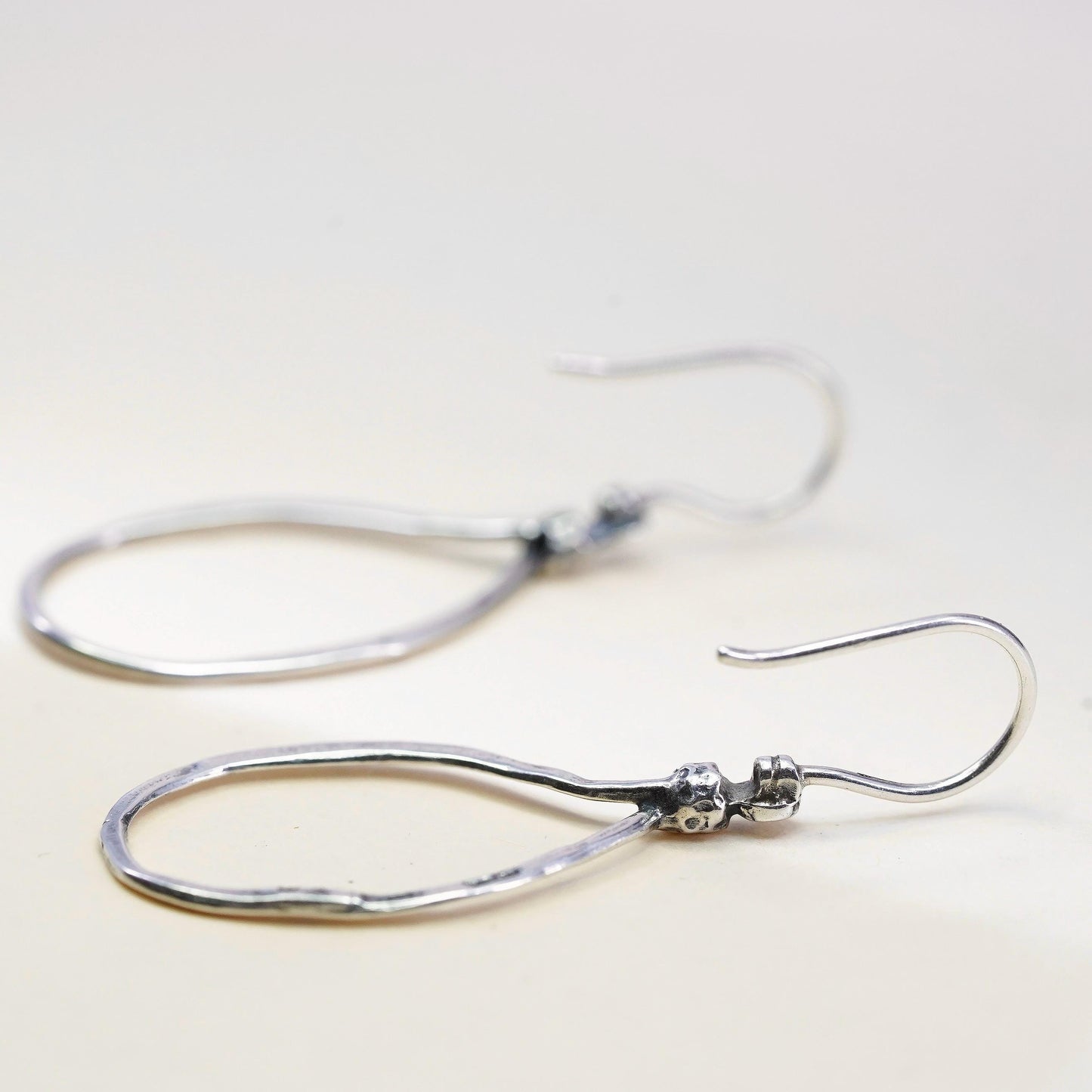 Vintage Silpada Israeli Lasso 925 Sterling Silver teardrop loop Earrings W1551