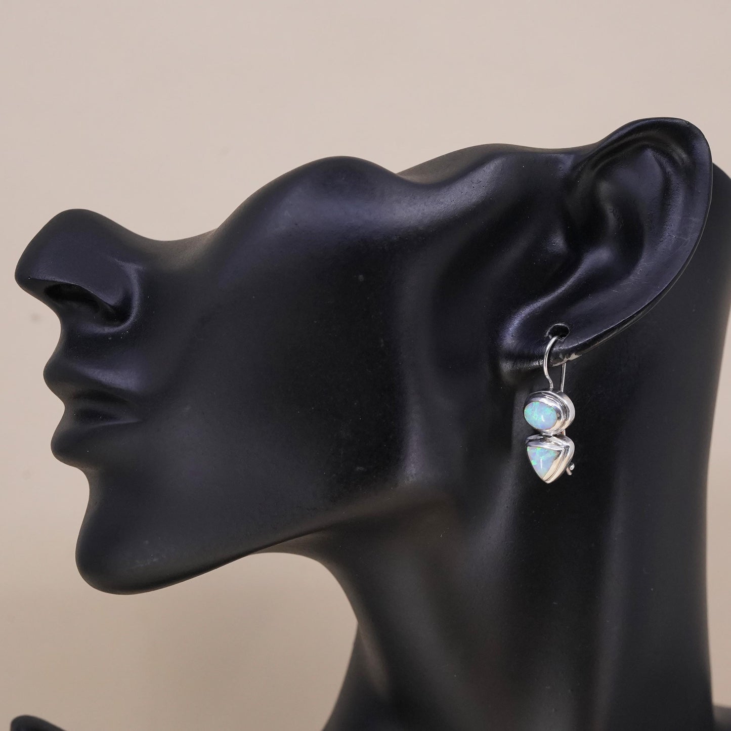 Vintage Sterling 925 silver handmade single earring with oval fire opal