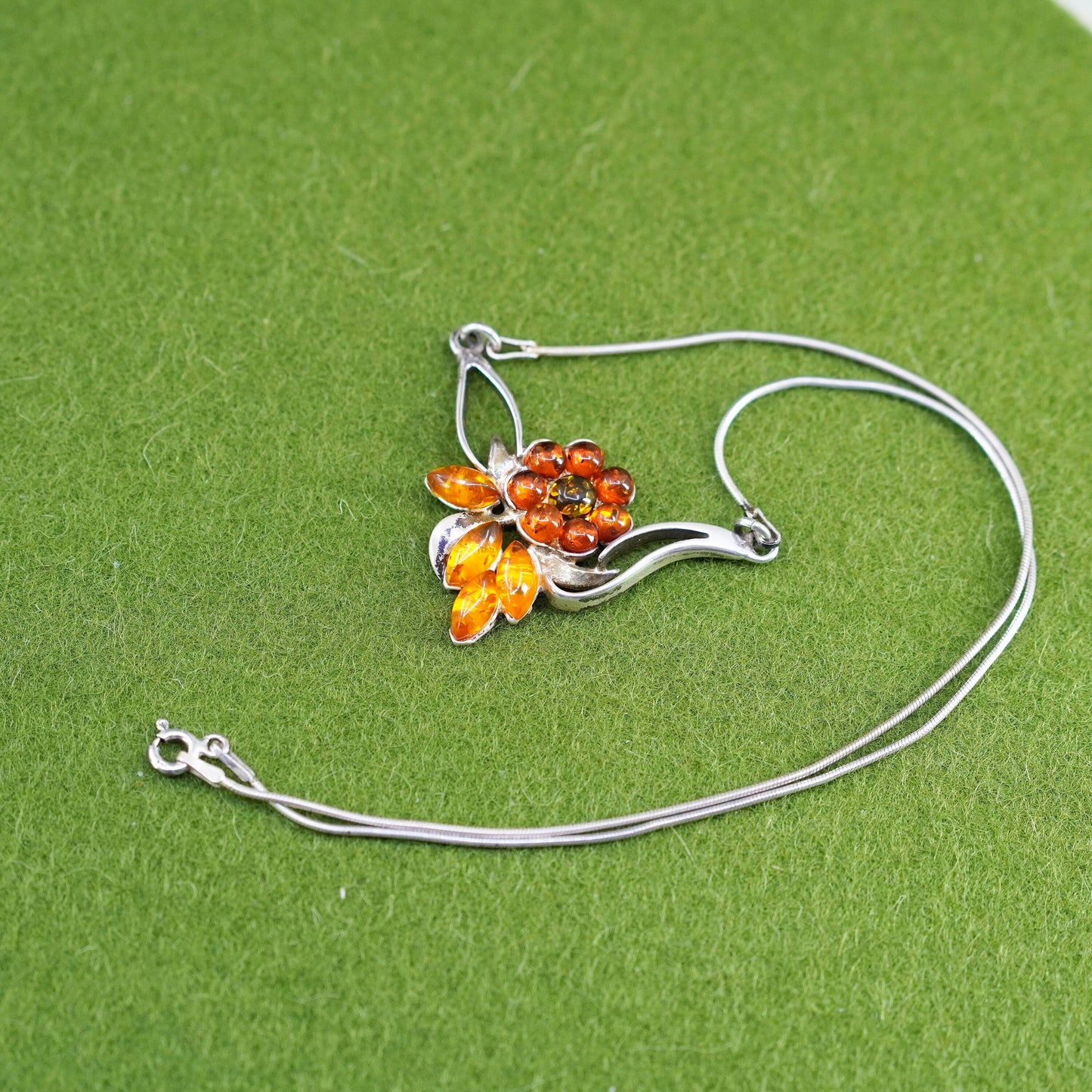 15”, Vintage Israel Sterling 925 silver handmade snake chain necklace w/ amber