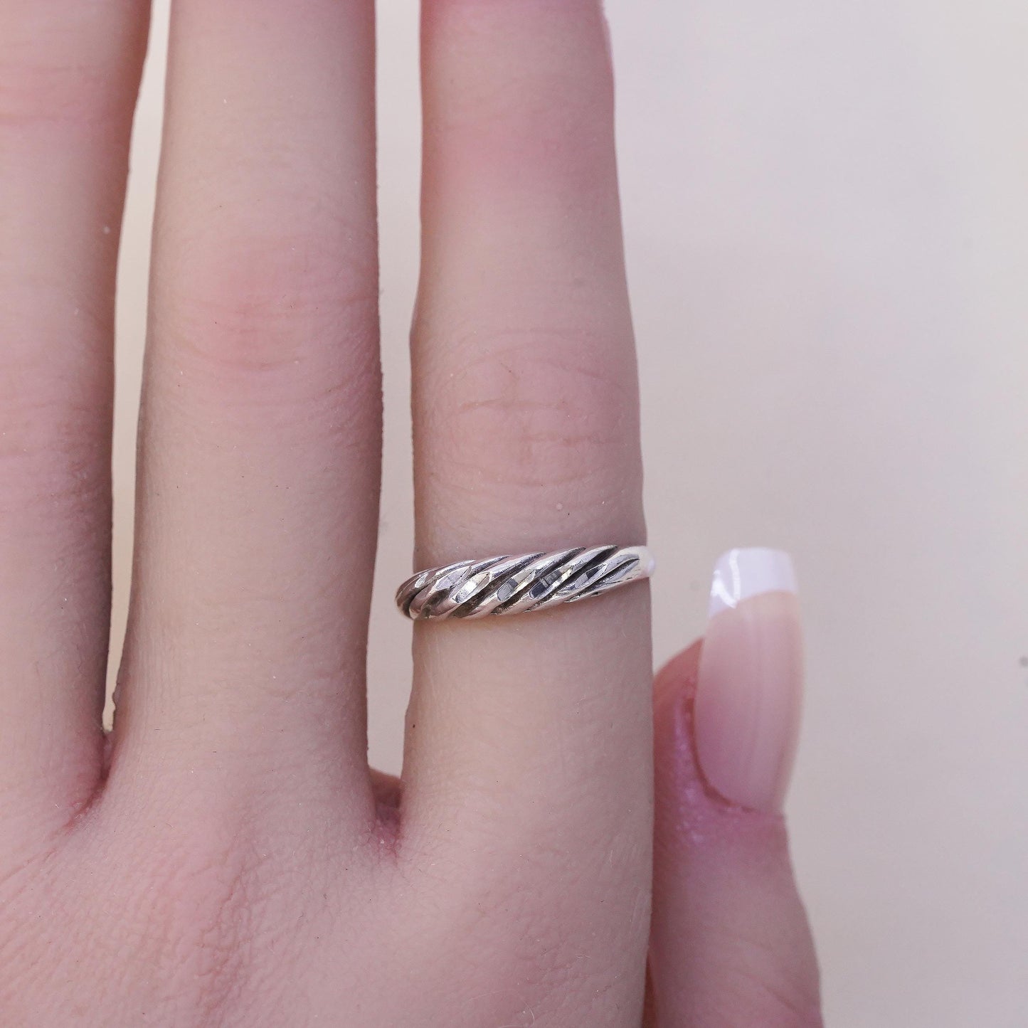 Size 7, VTG sterling silver handmade ring, textured 925 ribbed stackable band