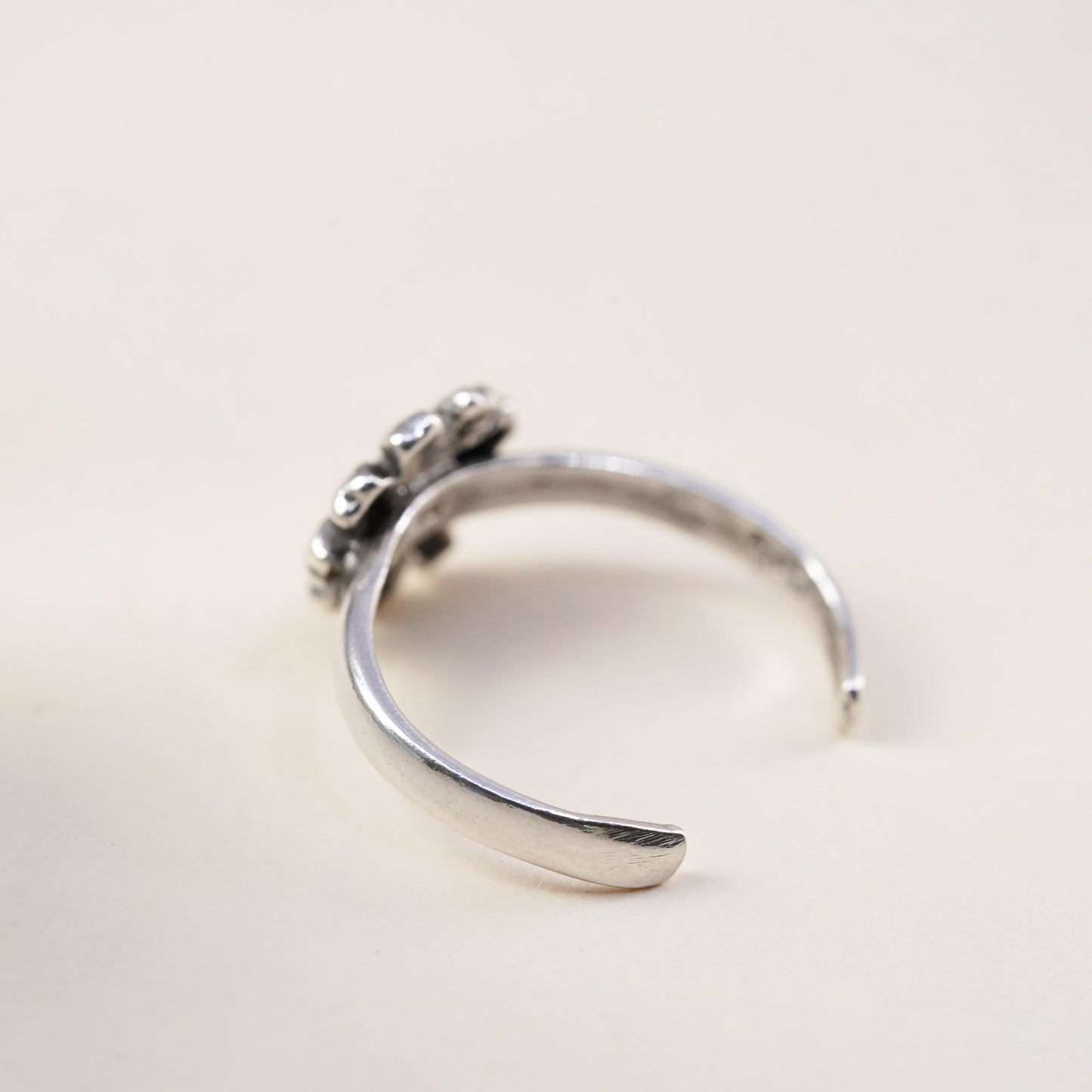 Size 4, vintage Sterling silver handmade ring, 925 filigree band with flower