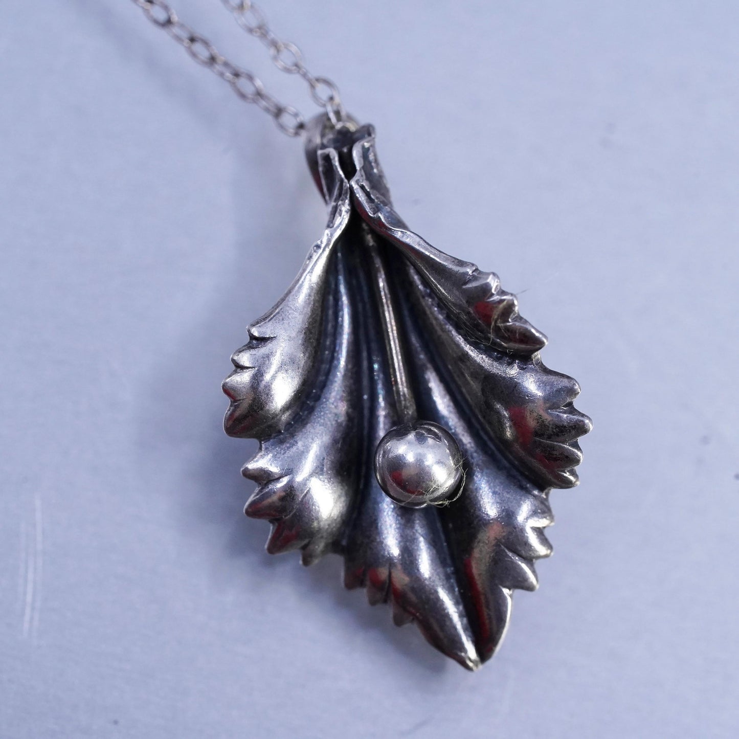 18", vintage Sterling 925 silver handmade circle chain necklace w/ leaf pendant