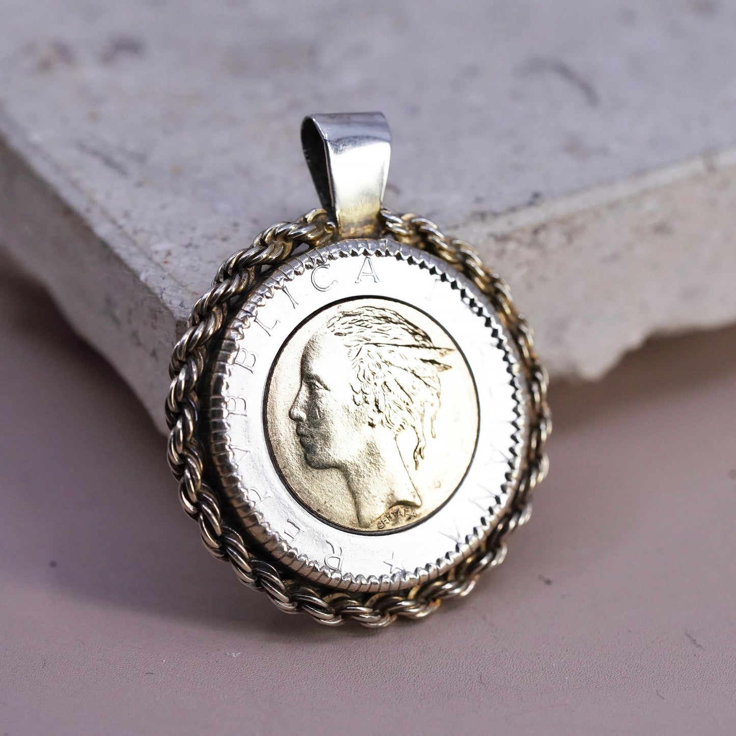 Italian 500 Lire Coin Charm Pendant sterling silver 925 case gold rope chain