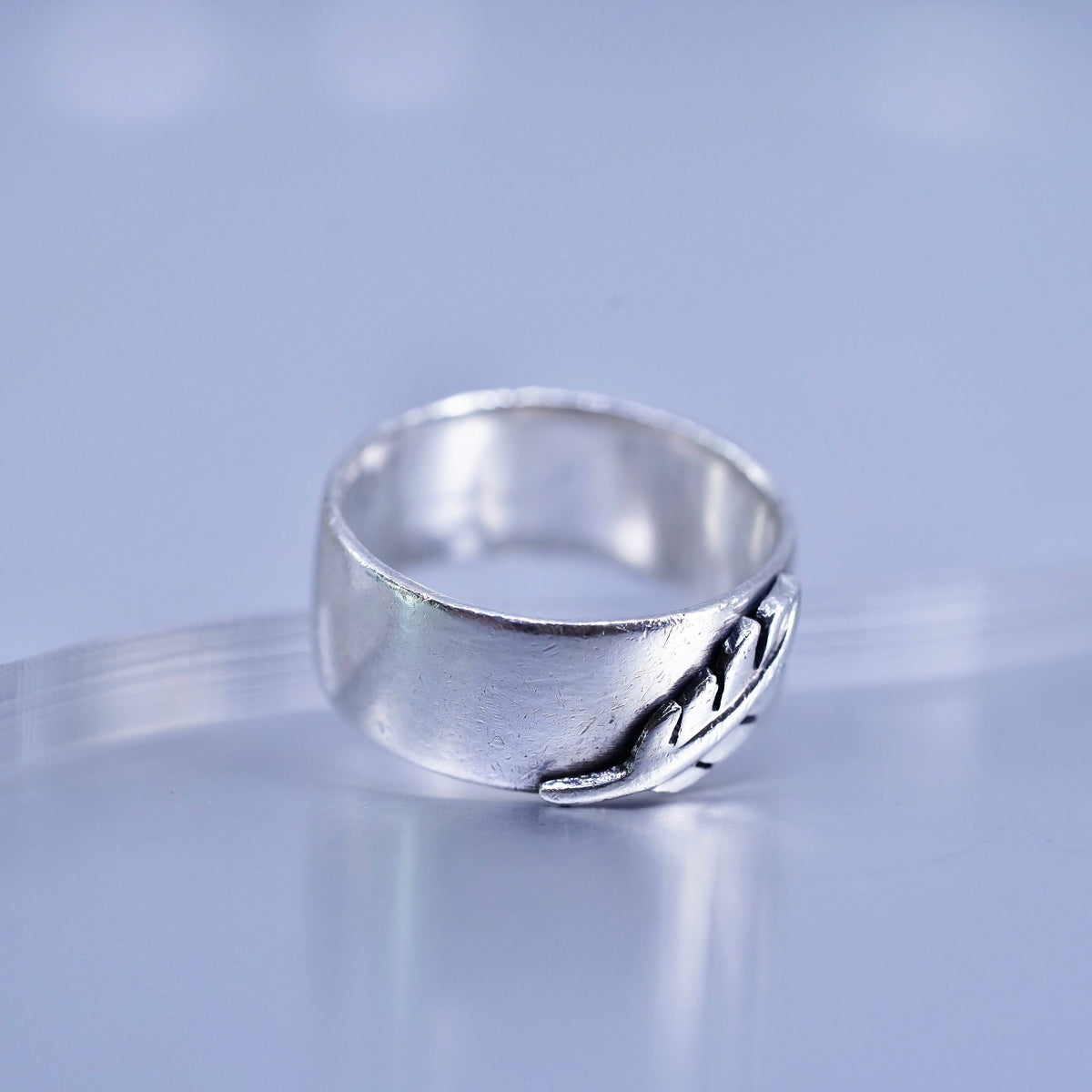 Size 7, vintage southwestern Sterling 925 silver handmade ring, leaf wide band