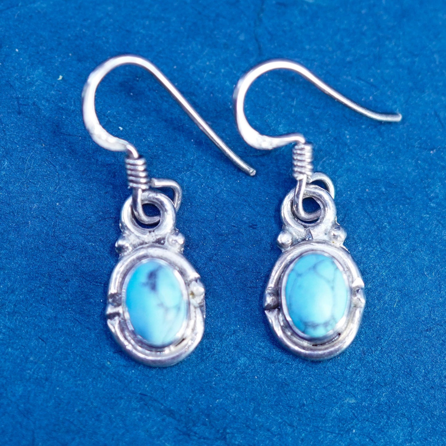 Vintage southwestern Sterling 925 silver handmade earrings with turquoise