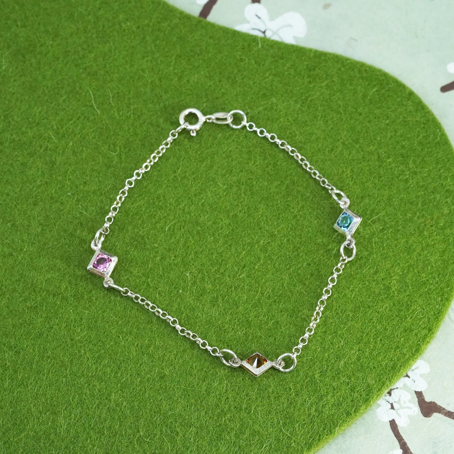 7.25”, Vintage sterling silver bracelet, 925 circle chain with crystal