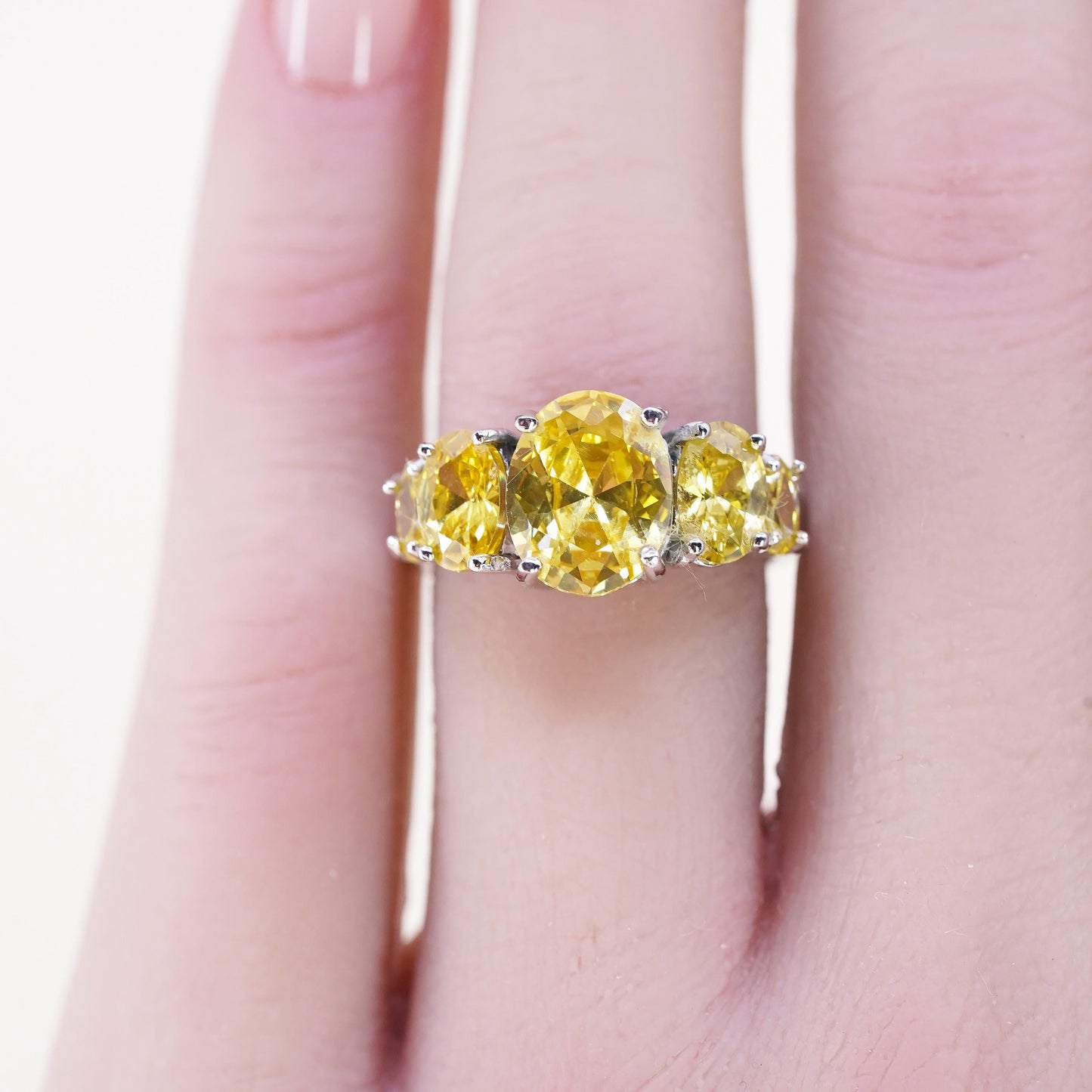 Size 6.25, vintage Sterling 925 silver handmade ring with oval citrine