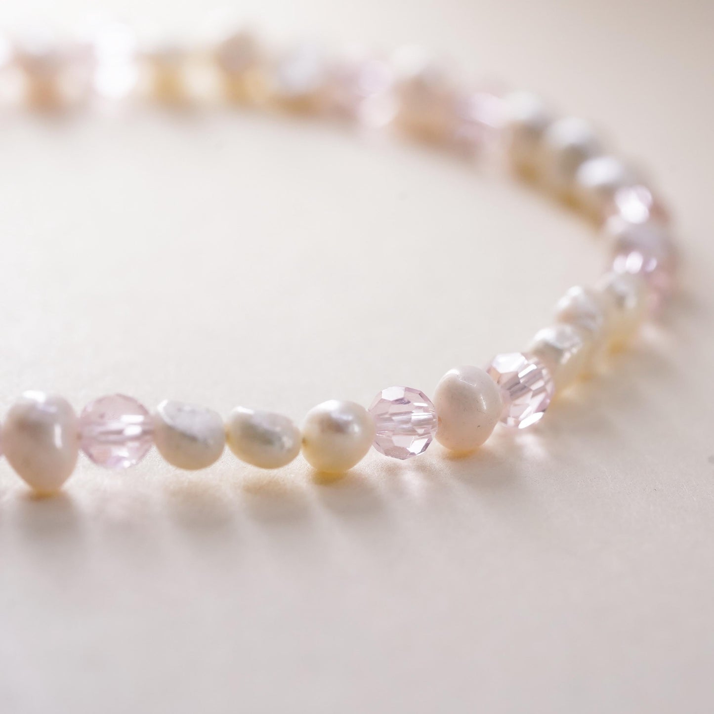 7.5", Vintage handmade 4mm pearl crystal bead bracelet