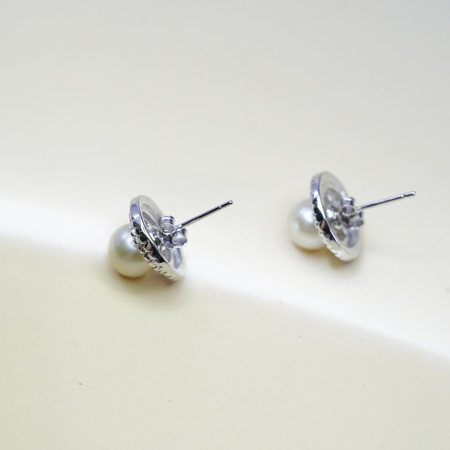 Vintage Sterling 925 silver 7mm freshwater pearl stud with cluster cz around