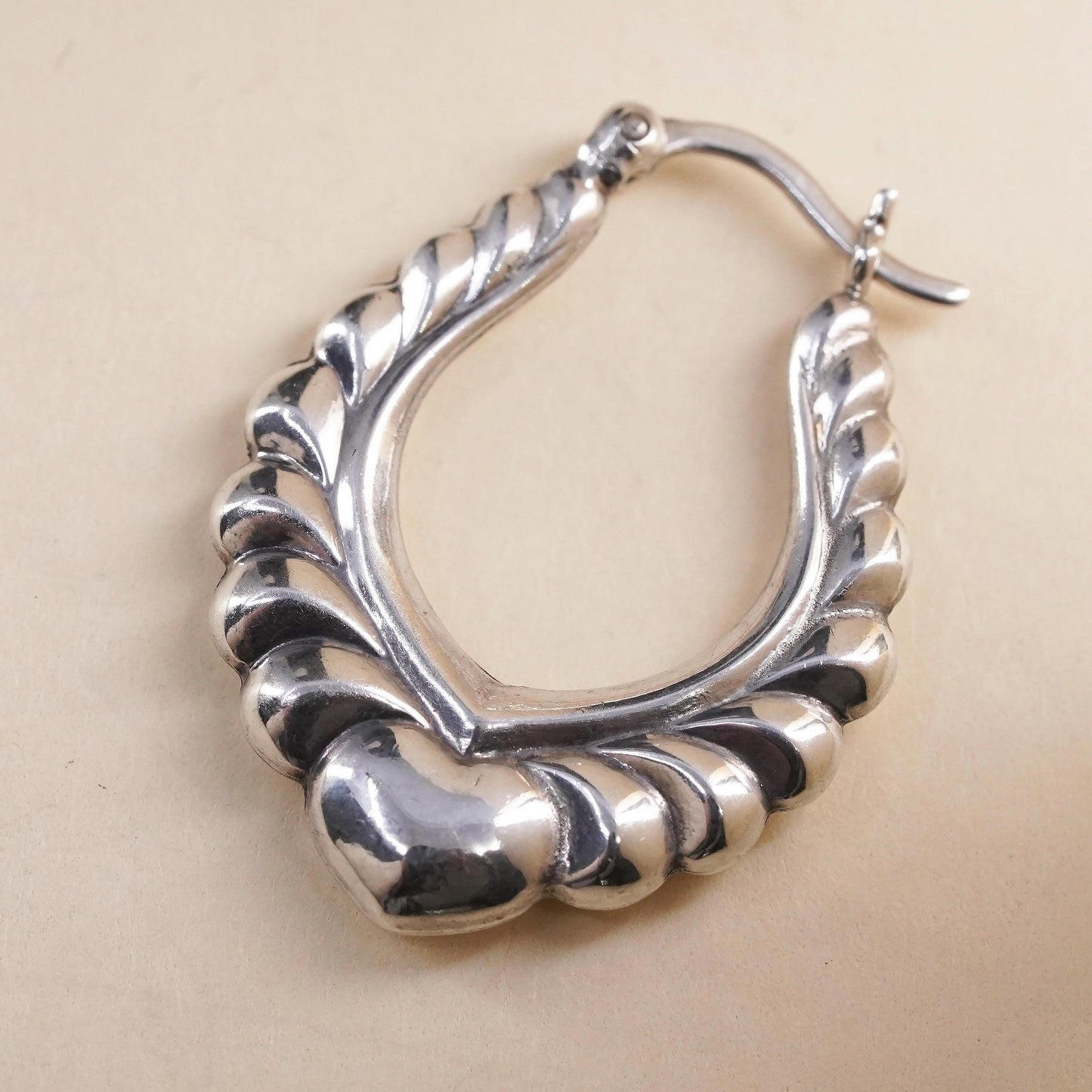 1", Vintage sterling silver single earring, fashion heart ribbed primitive hoop