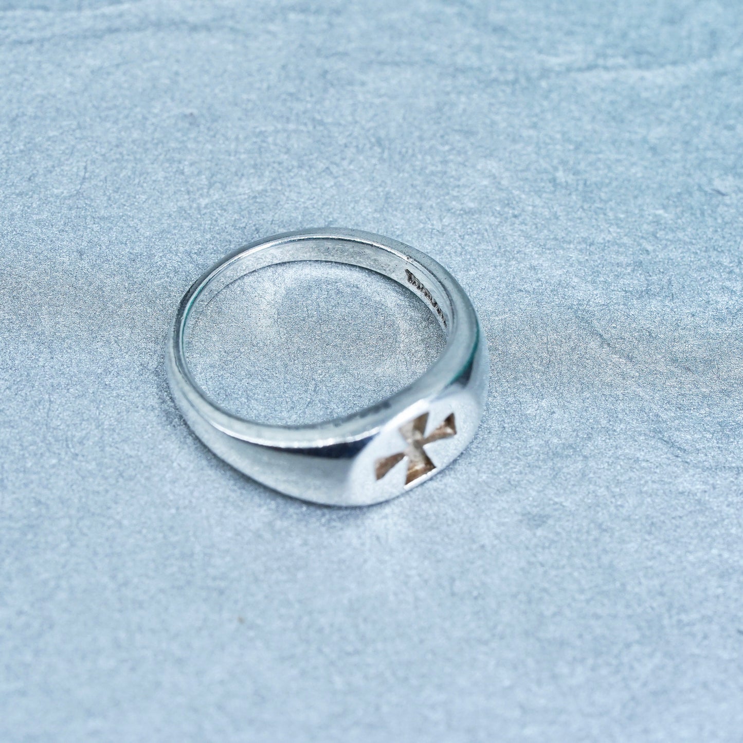 Size 6, VTG southwestern Sterling 925 silver wedding ring band embossed cross