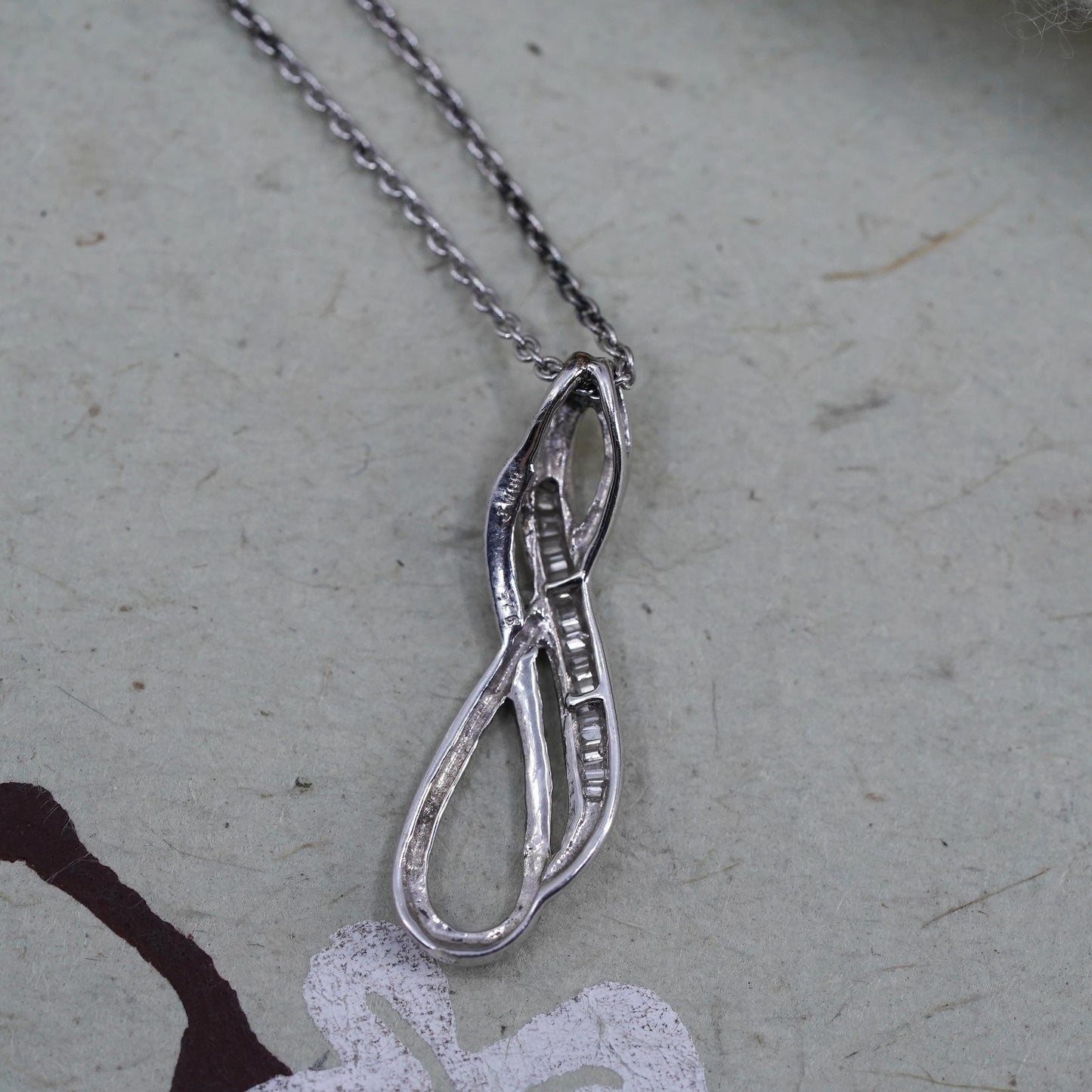 18”, Sterling silver necklace, 925 circle chain with entwined pendant diamonds