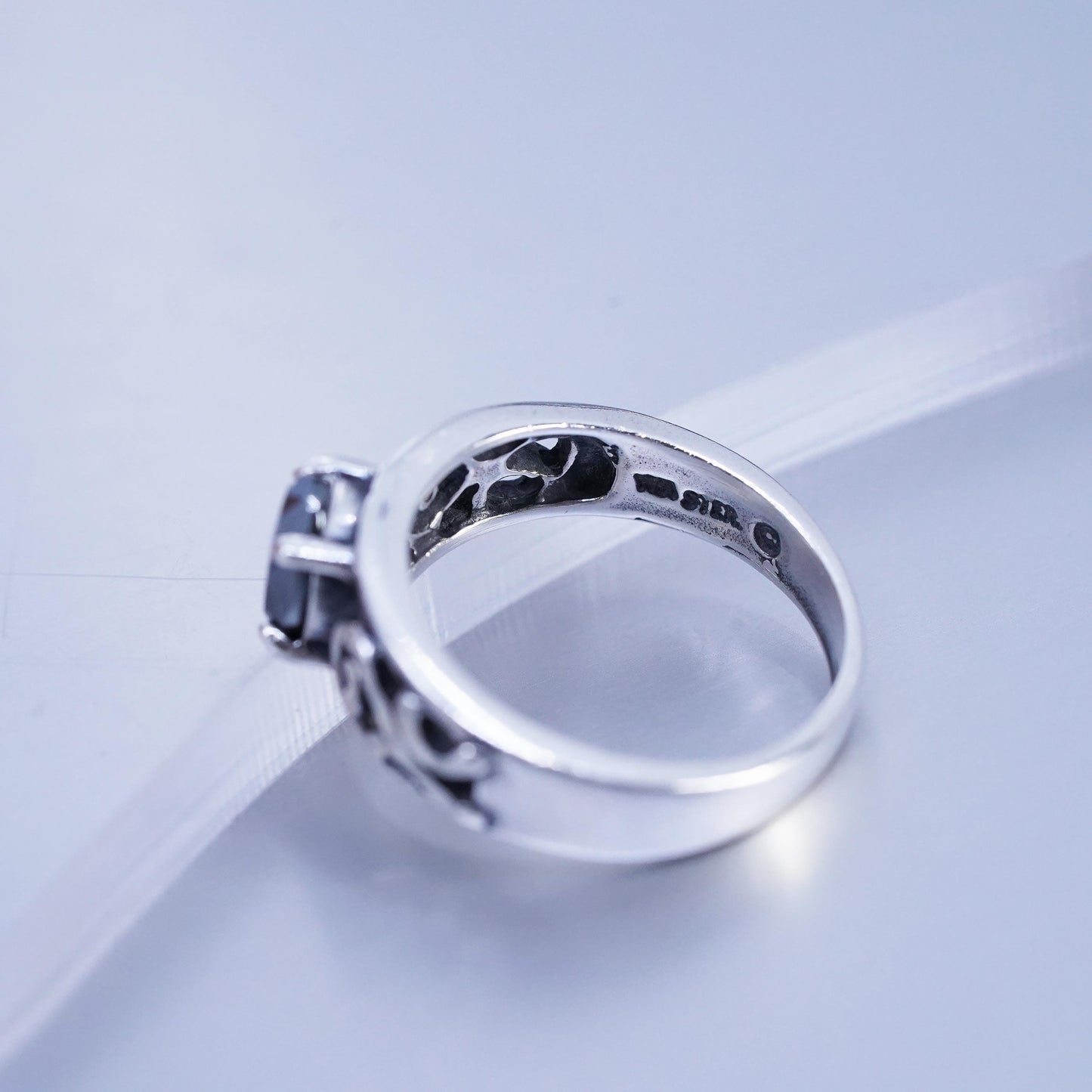 Size 6, vintage Sterling 925 silver handmade ring with hematite
